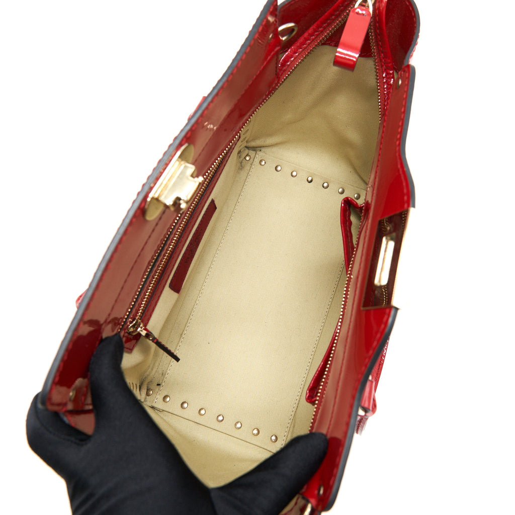 VALENTINO ROCKSTUD SMALL PAGOTA TOTE IN PATENT RED