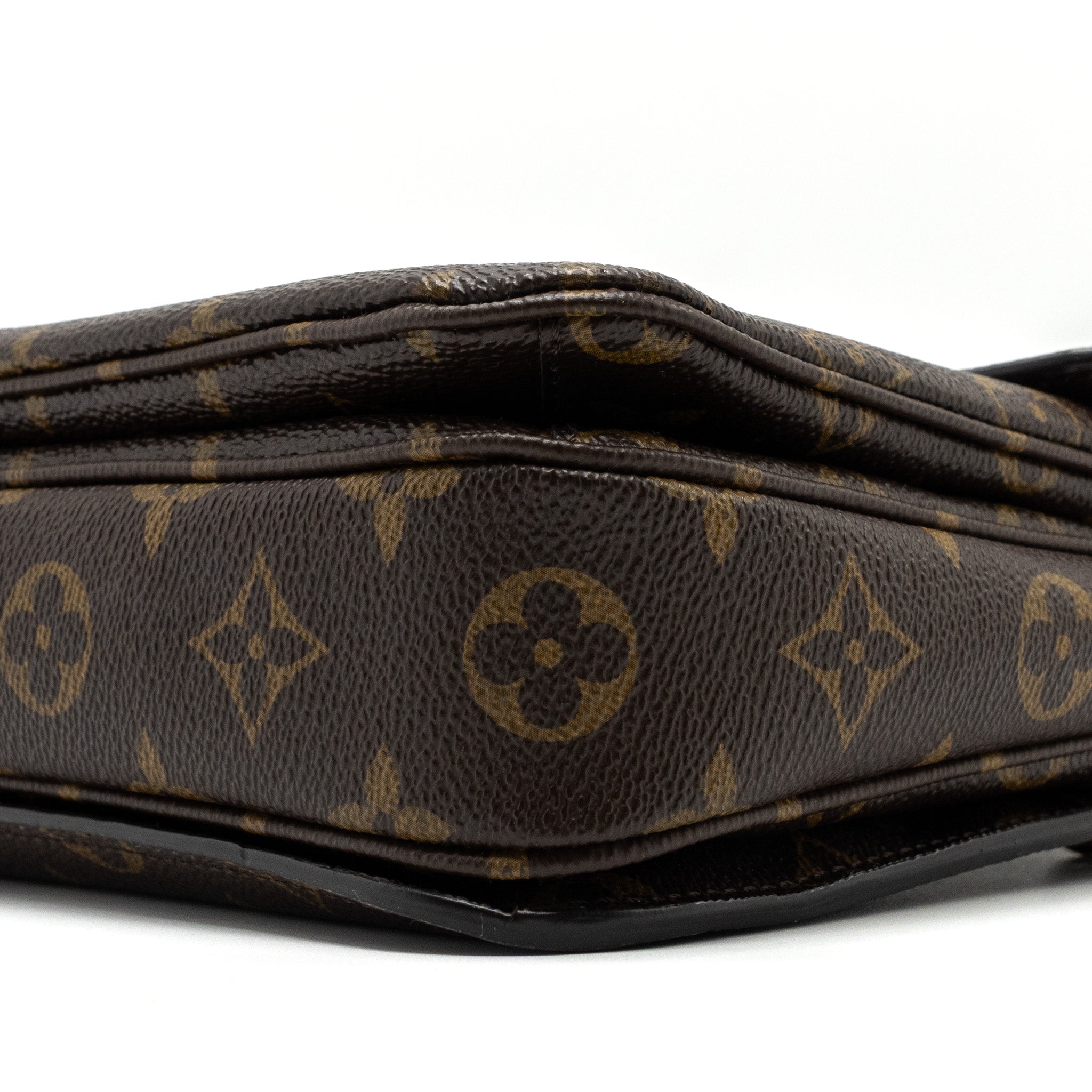 LOUIS VUITTON POCHETTE MÉTIS MONOGRAM CANVAS GHW