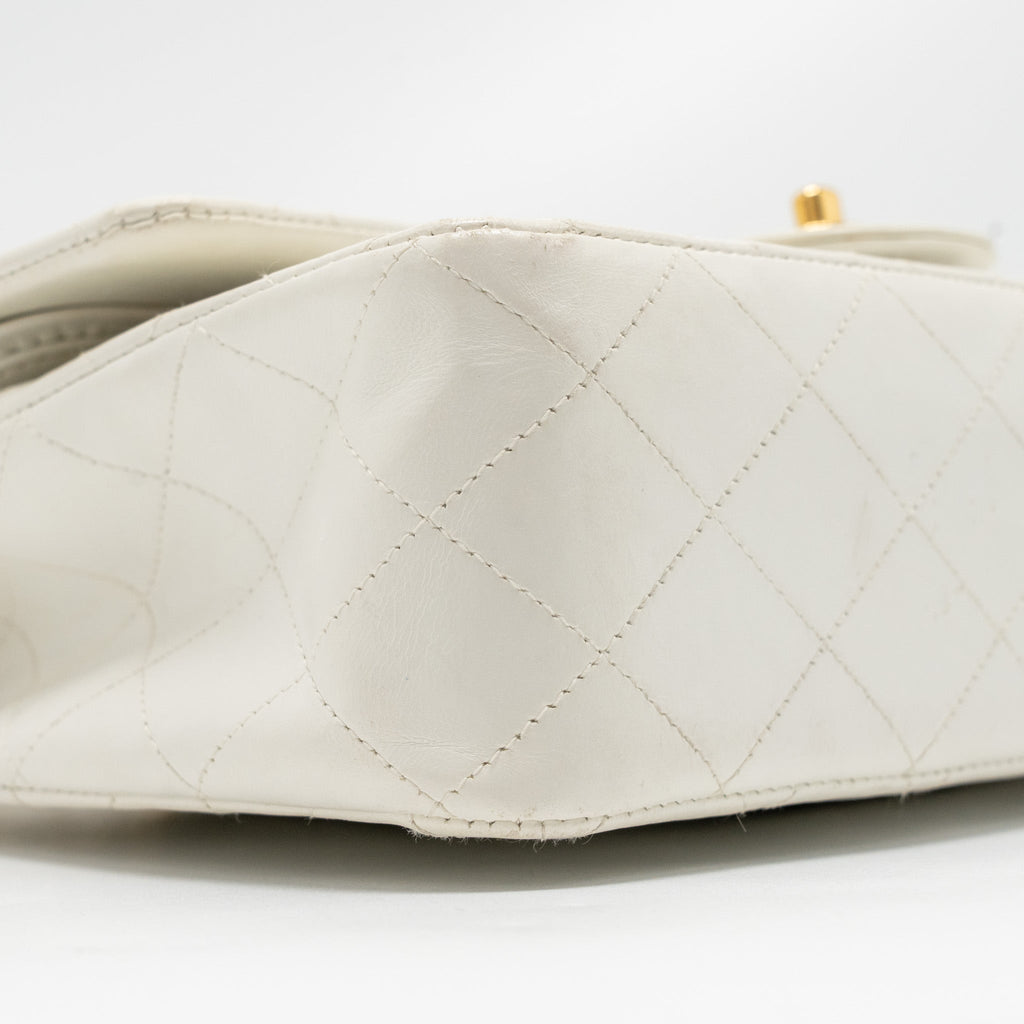 CHANEL VINTAGE MEDIUM CLASSIC DOUBLE FLAP BAG WHITE LAMBSKIN GHW