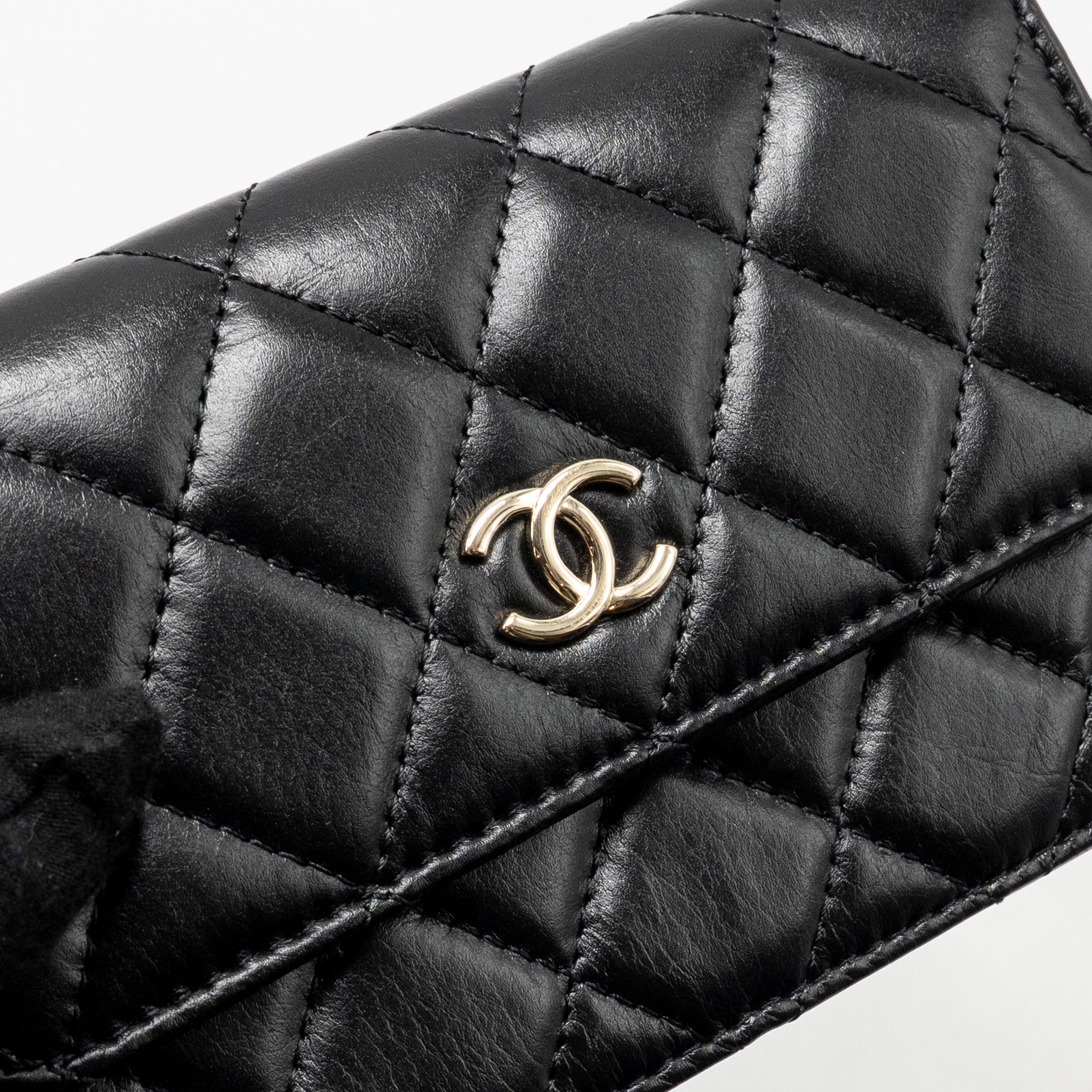 CHANEL CARD HOLDER WITH MAXI PEARLS CHAIN LAMBSKIN BLACK LGHW