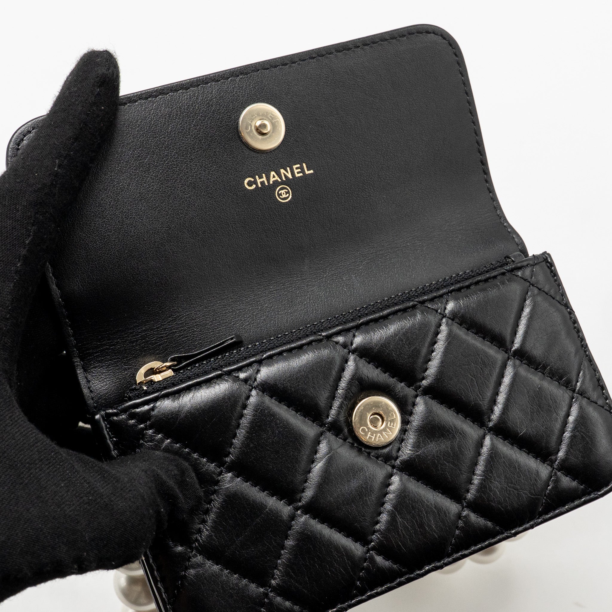 CHANEL CARD HOLDER WITH MAXI PEARLS CHAIN LAMBSKIN BLACK LGHW