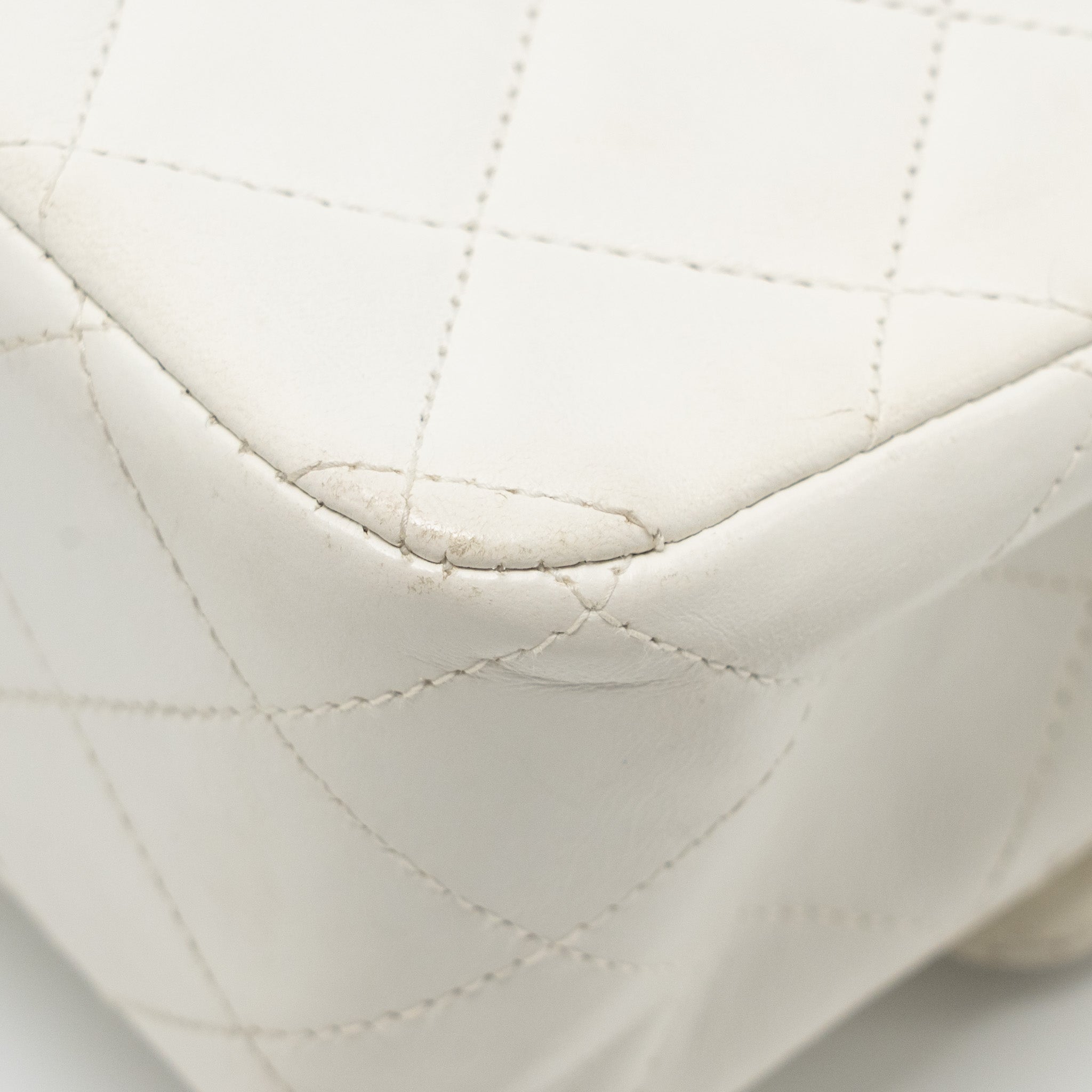 CHANEL VINTAGE MEDIUM CLASSIC DOUBLE FLAP BAG WHITE LAMBSKIN GHW