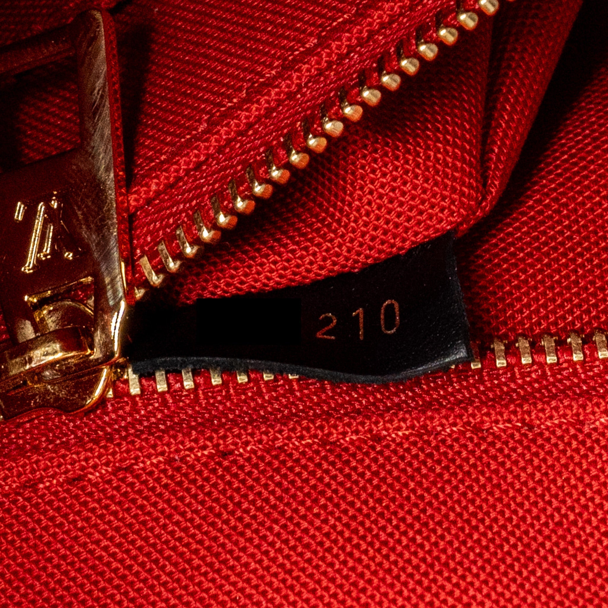 LOUIS VUITTON ONTHEGO MM MONOGRAM CANVAS GHW