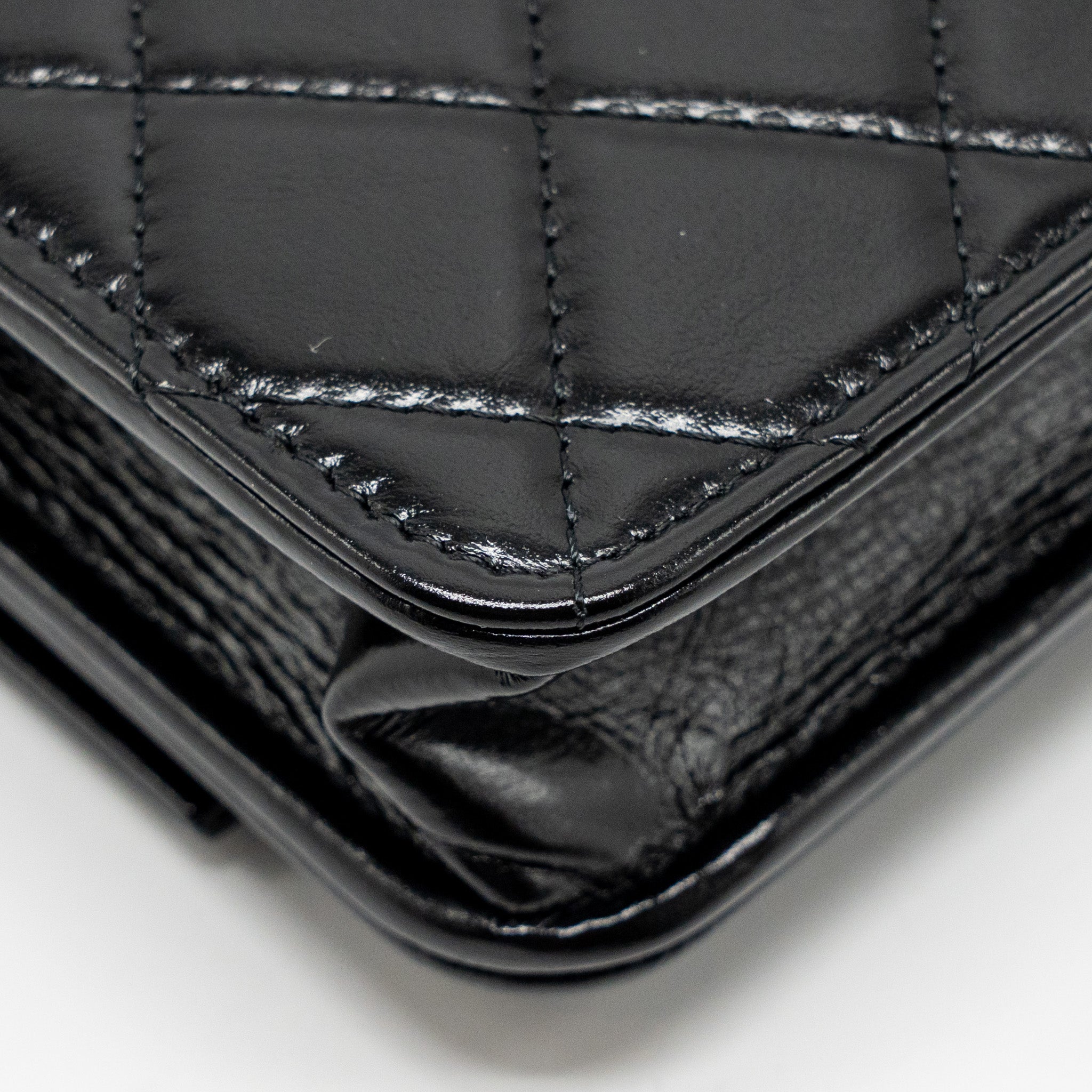 CHANEL 24C 31 WALLET ON CHAIN SHINY CALFSKIN BLACK LGHW (MICROCHIP)