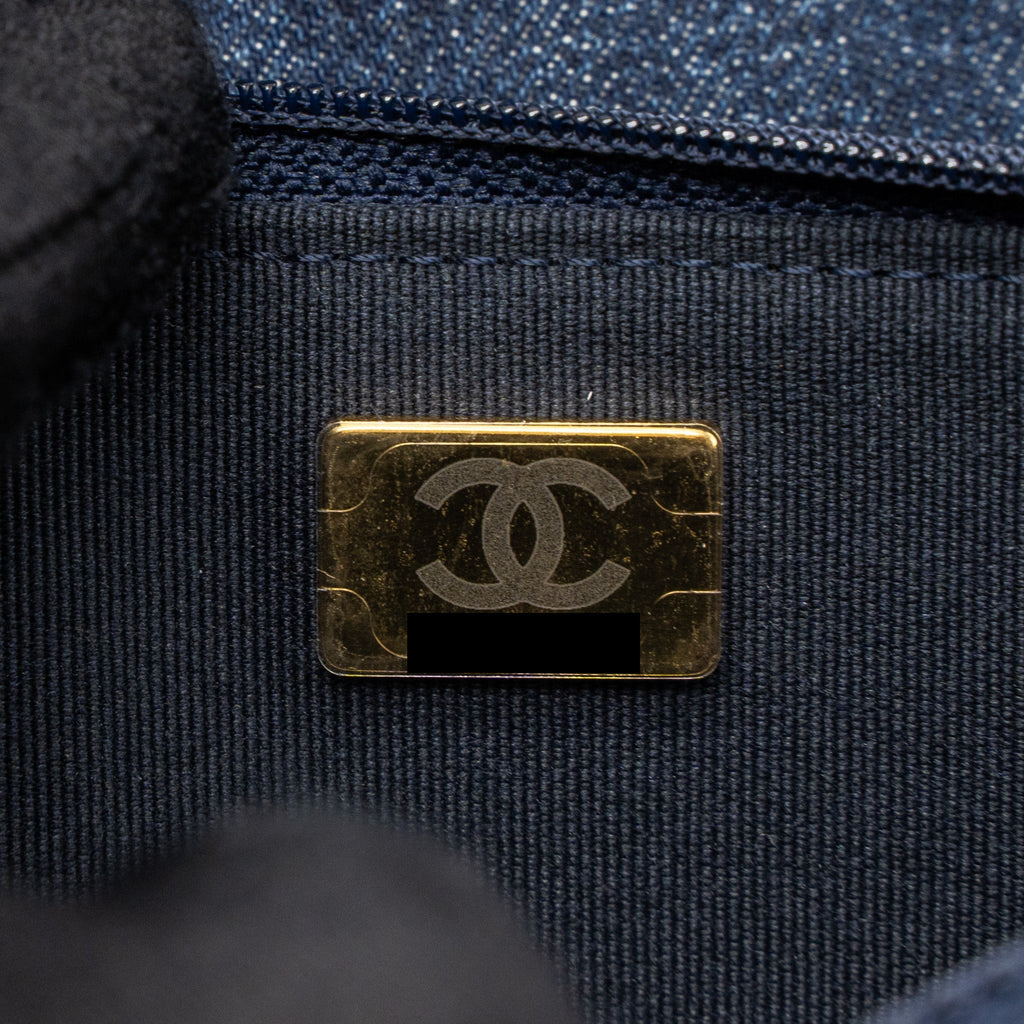 CHANEL 19 WALLET ON CHAIN LIMITED DENIM DARK BLUE MULTICOLOUR HARDWARE (MICROCHIP)