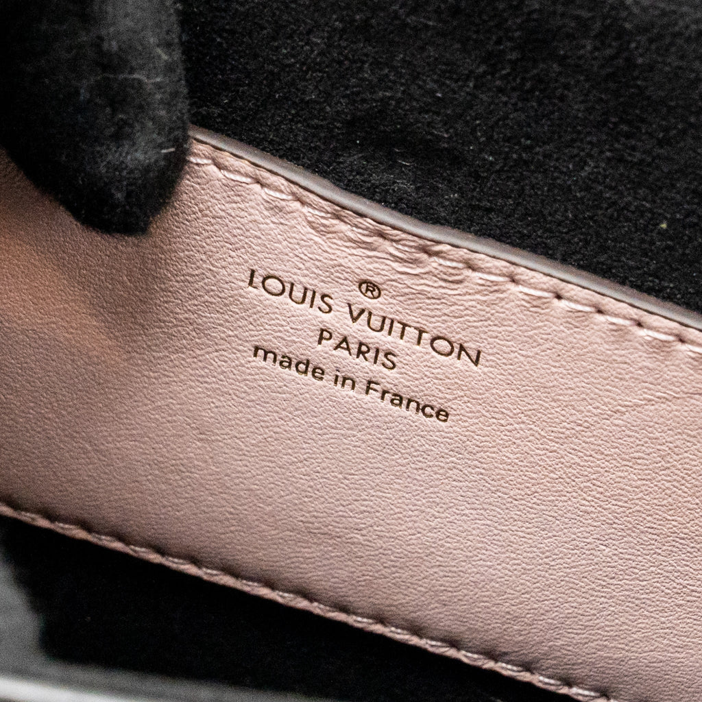 LOUIS VUITTON TWIST MM EPI BLACK/PINK GHW