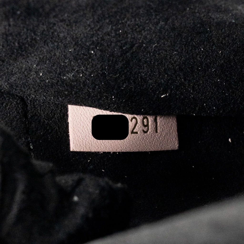 LOUIS VUITTON TWIST MM EPI BLACK/PINK GHW