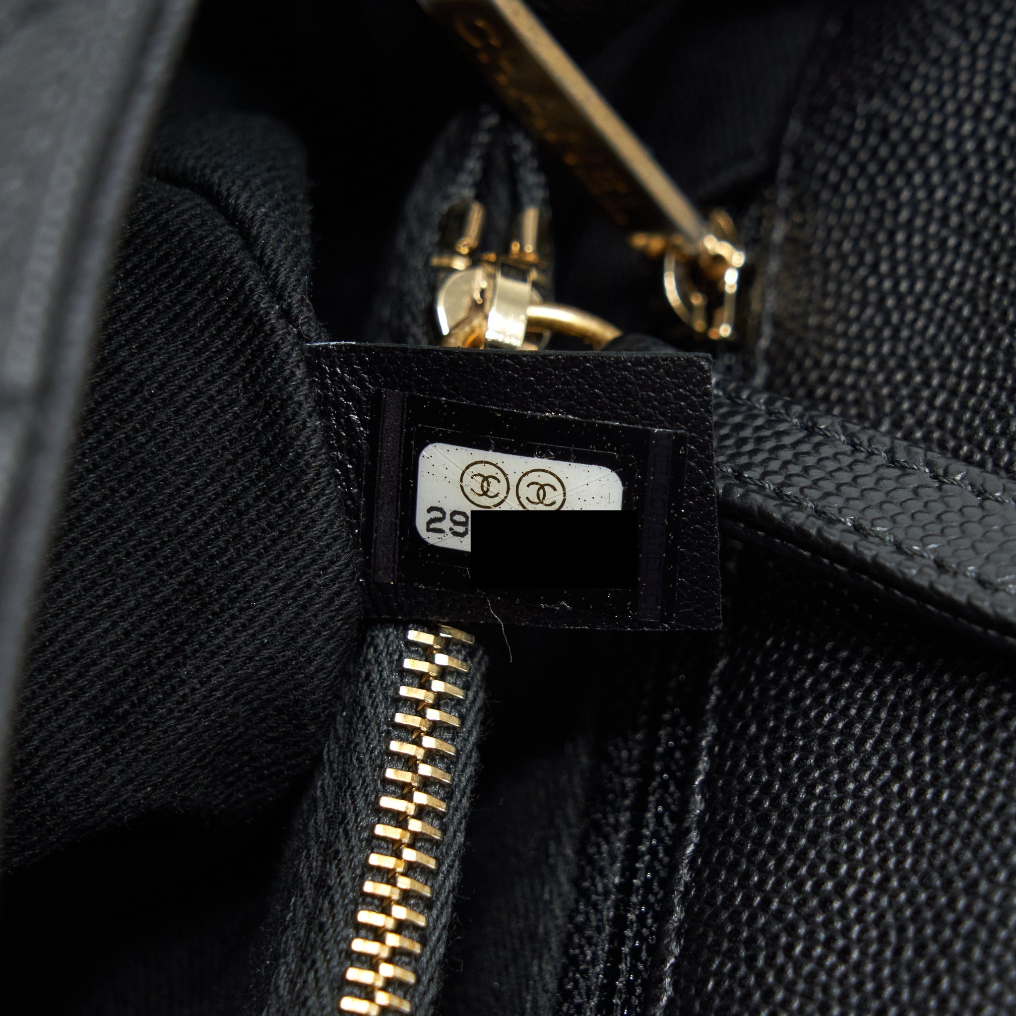 CHANEL MEDIUM COCO HANDLE WITH LIZARD EMBOSSED HANDLE CAVIAR BLACK GHW