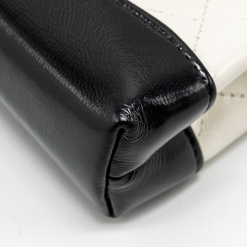 CHANEL 31 NANO CLUTCH WITH CHAIN SHINY LAMBSKIN WHITE/BLACK LGHW (MICROCHIP)