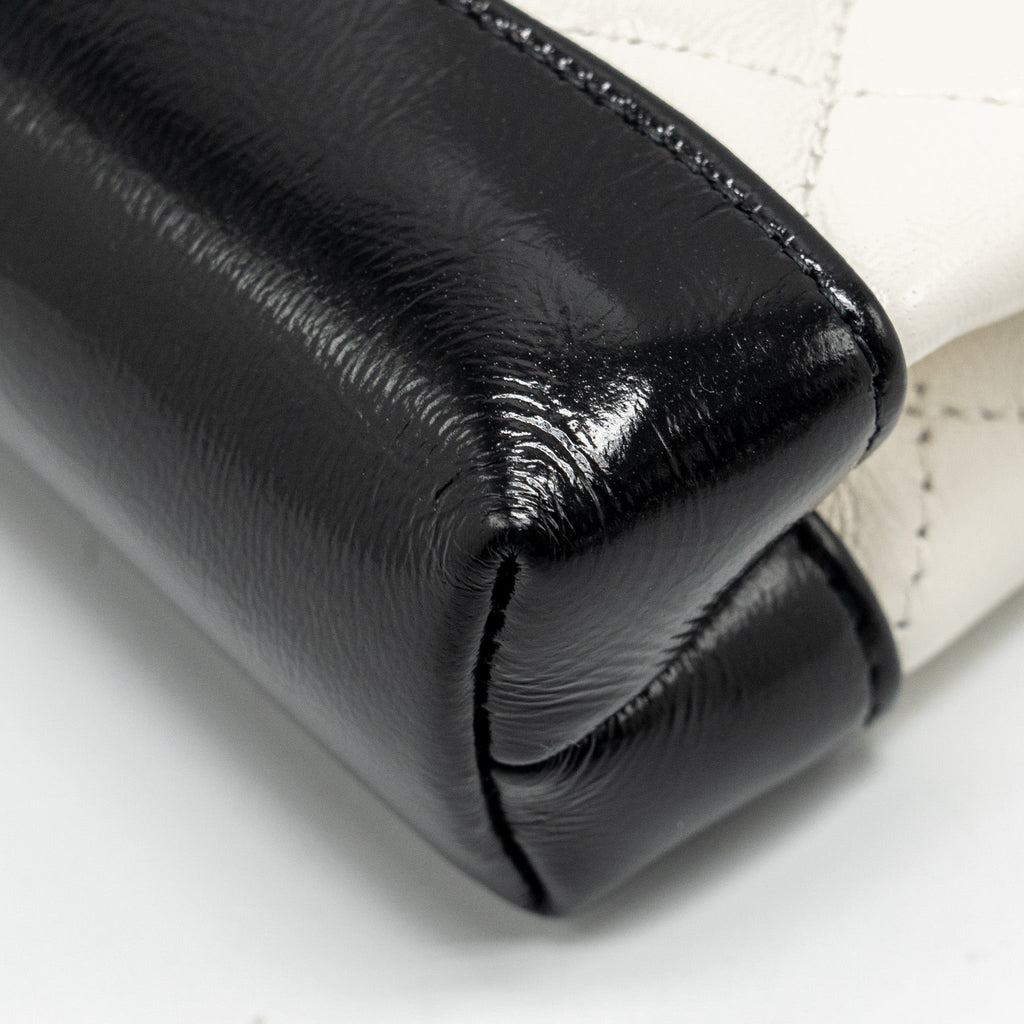 CHANEL 31 NANO CLUTCH WITH CHAIN SHINY LAMBSKIN WHITE/BLACK LGHW (MICROCHIP)