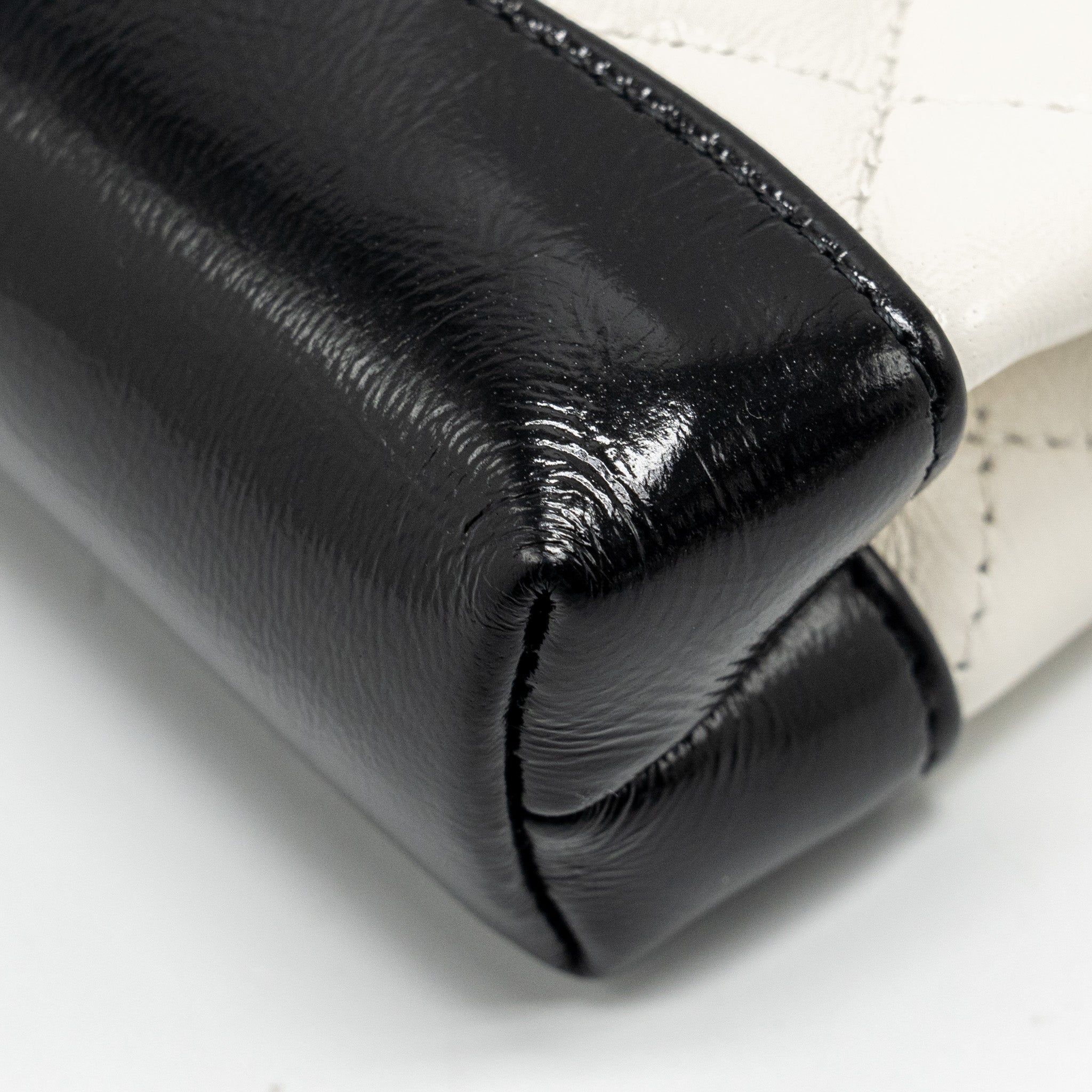 CHANEL 31 NANO CLUTCH WITH CHAIN SHINY LAMBSKIN WHITE/BLACK LGHW (MICROCHIP)
