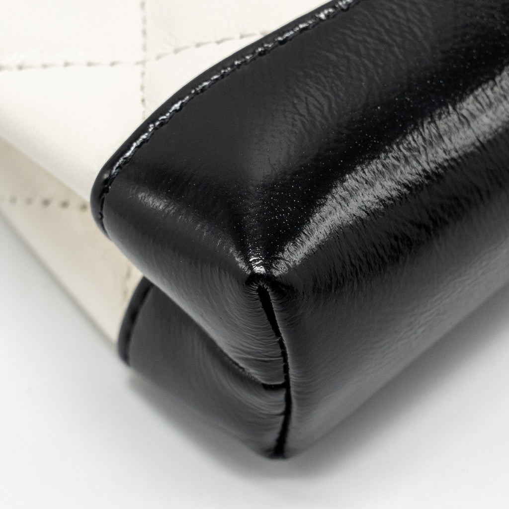 CHANEL 31 NANO CLUTCH WITH CHAIN SHINY LAMBSKIN WHITE/BLACK LGHW (MICROCHIP)