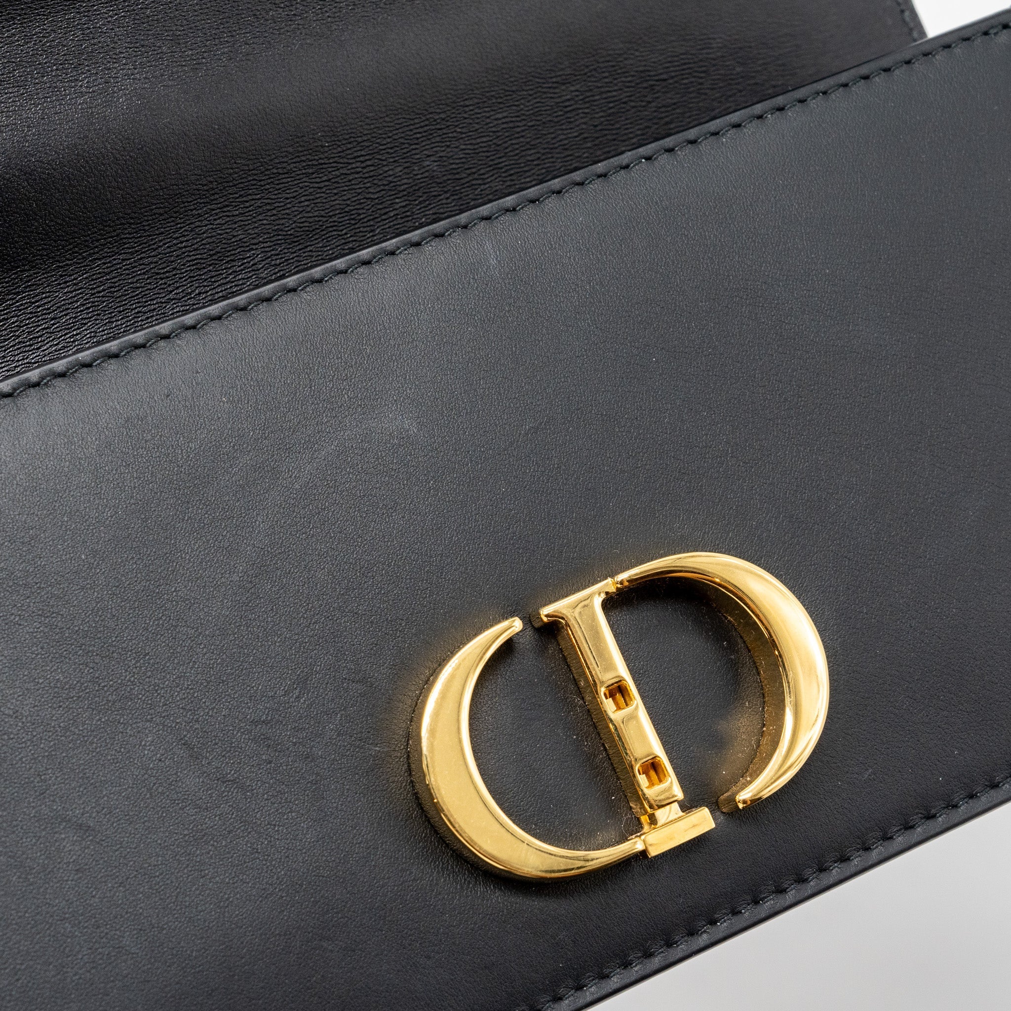 DIOR 30 MONTAIGNE EAST-WEST BAG WITH CHAIN CALFSKIN BLACK GHW