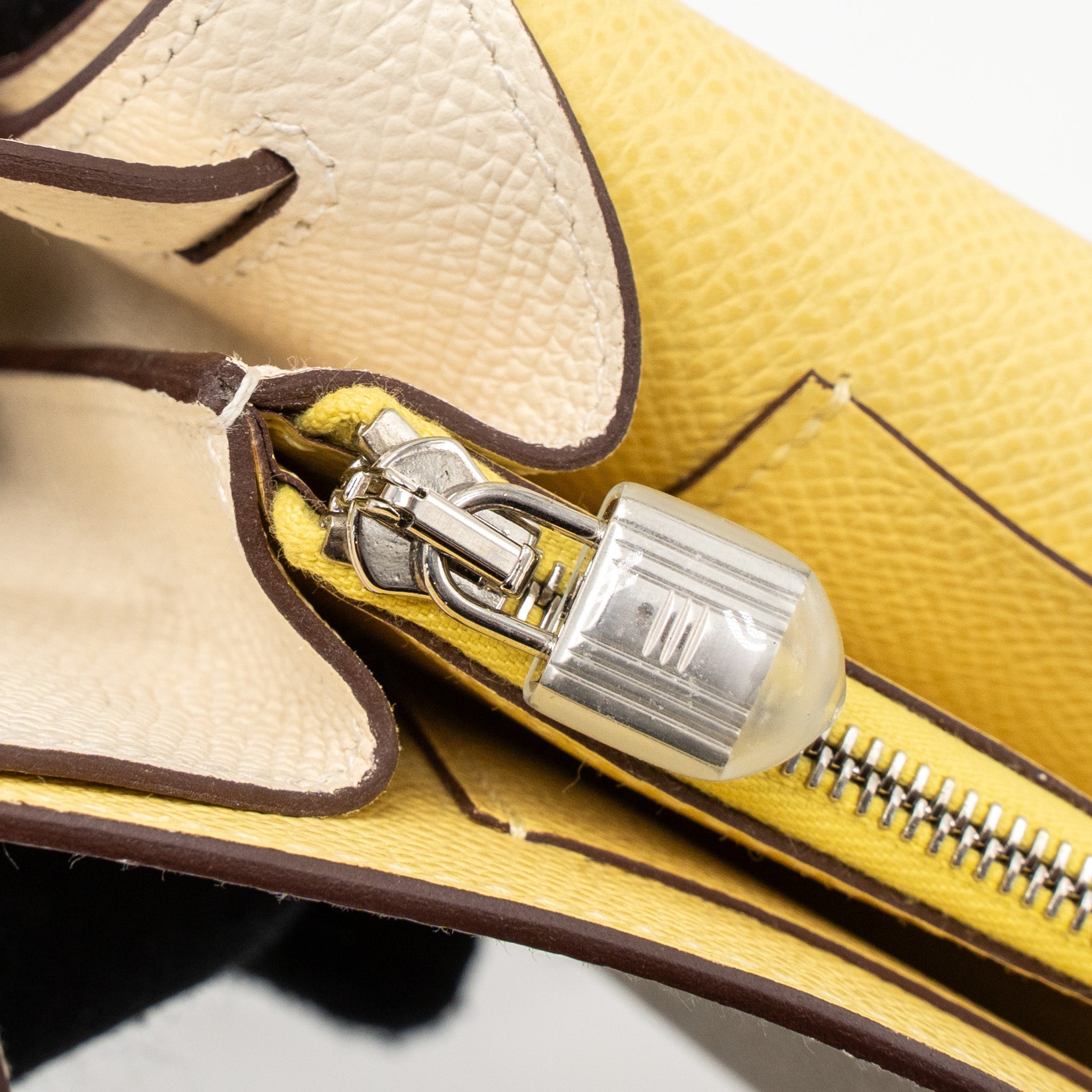 HERMES CLASSIC KELLY TO GO EPSOM NATA / JAUNE POUSSIN SHW