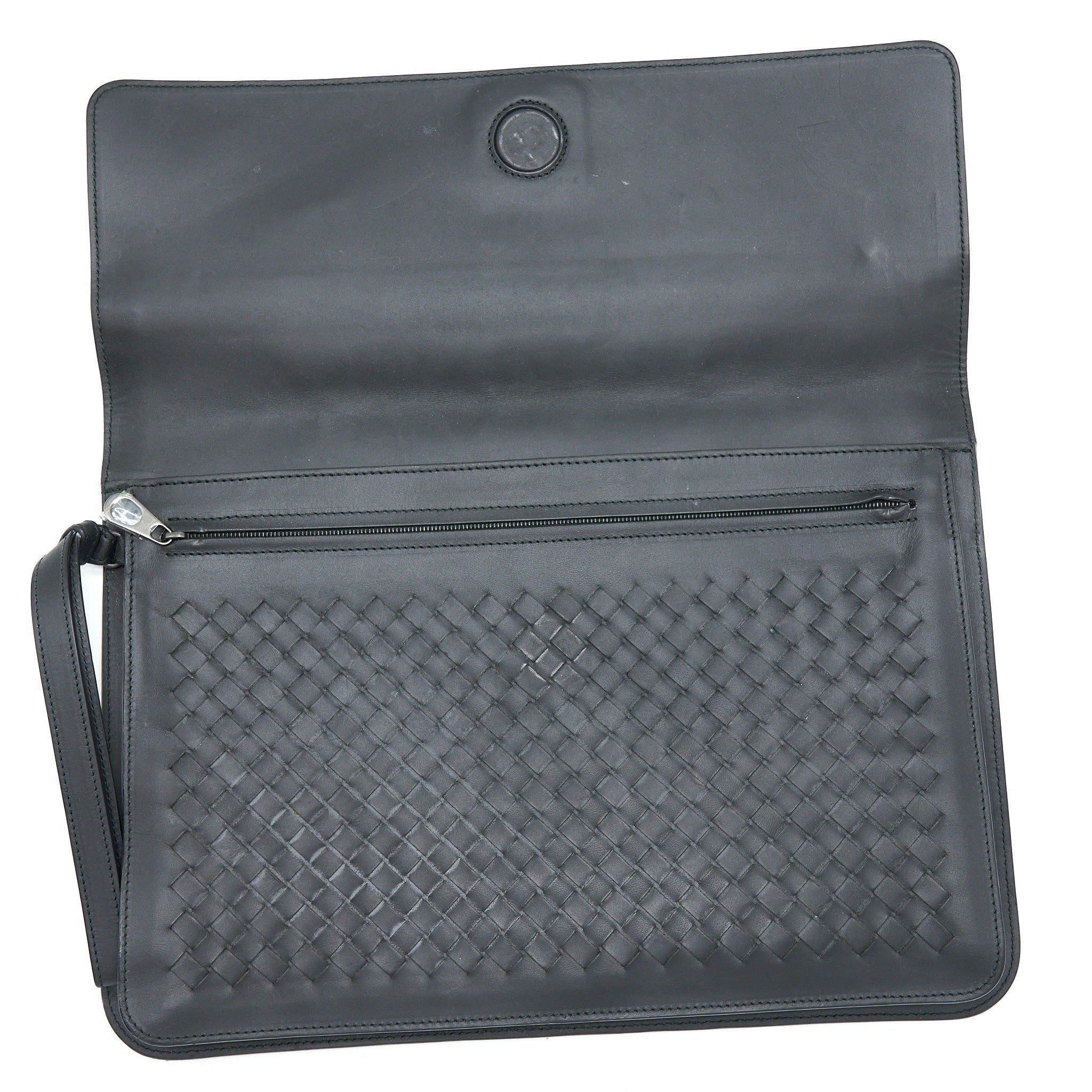 BOTTEGA VENETA MEN’S POUCH INTRECCIATE BLACK WITH BLACK HARDWARE