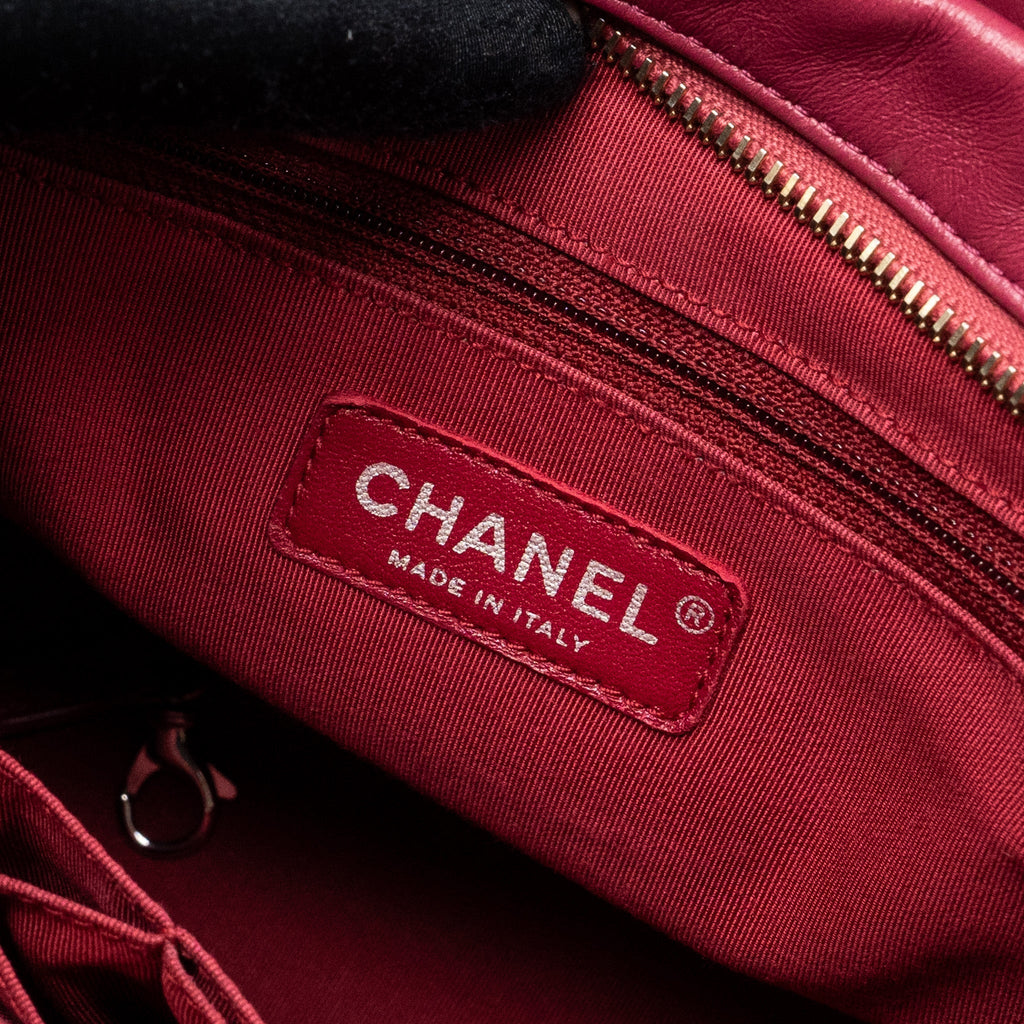 CHANEL CHEVRON GABRIELLE HOBO BAG CALFSKIN RASPBERRY MULTICOLOUR HARDWARE
