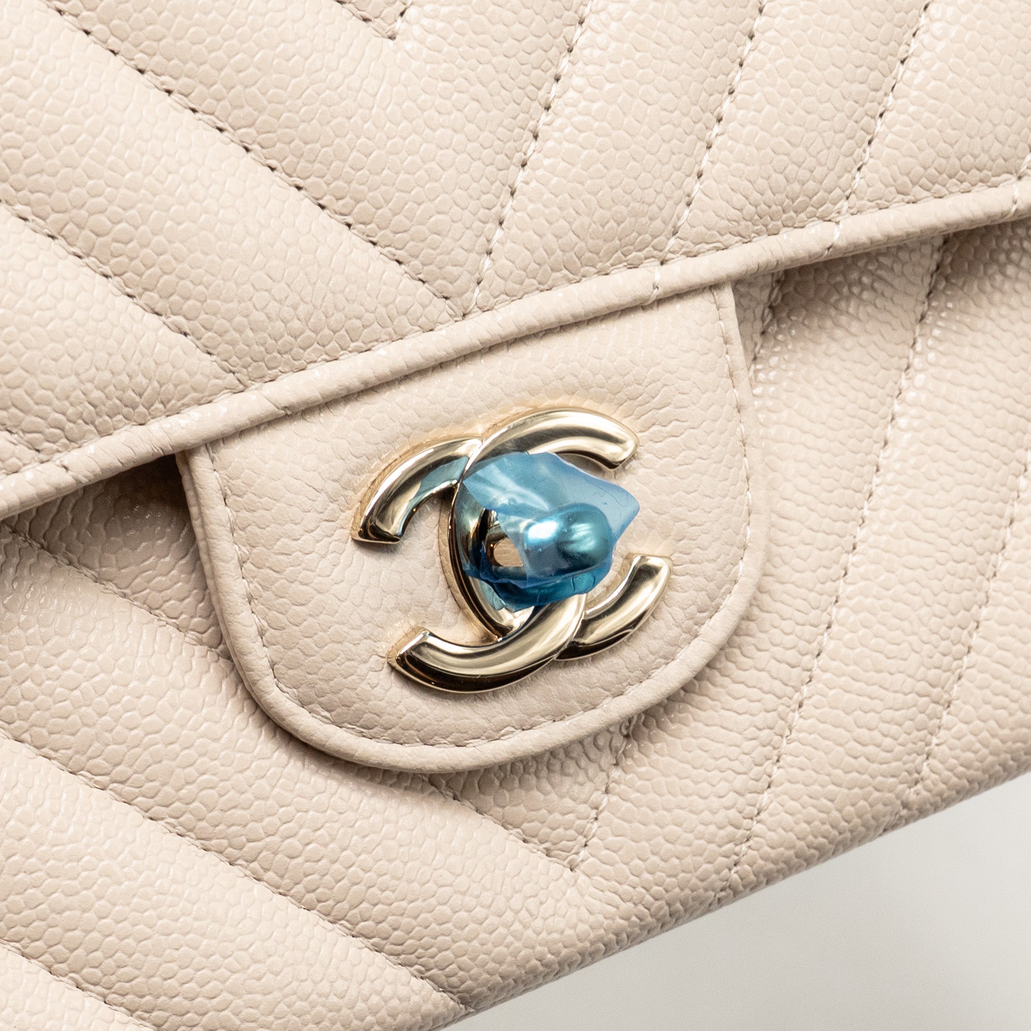 CHANEL MEDIUM CLASSIC DOUBLE FLAP BAG CHEVRON CAVIAR LIGHT BEIGE LGHW