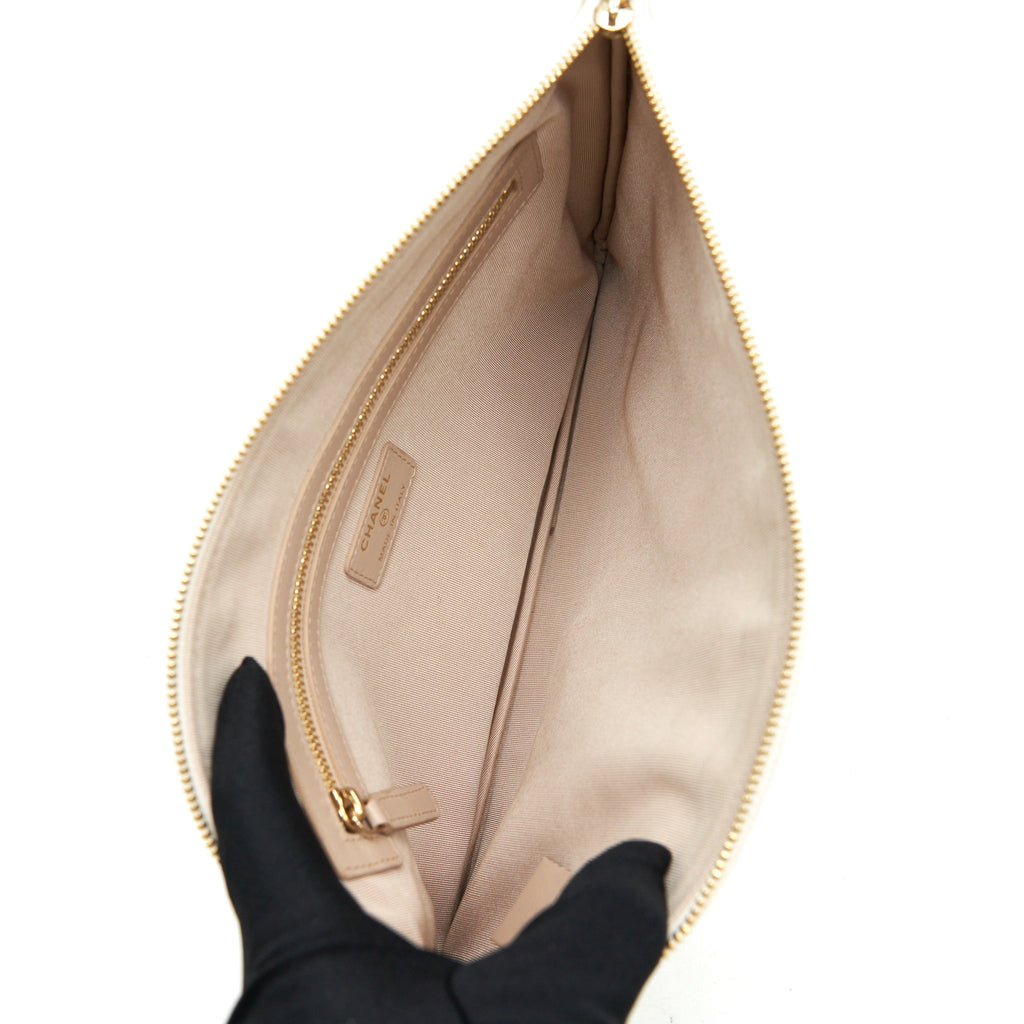 CHANEL SEASONAL ZIPPY POUCH CAVIAR WHITE GHW