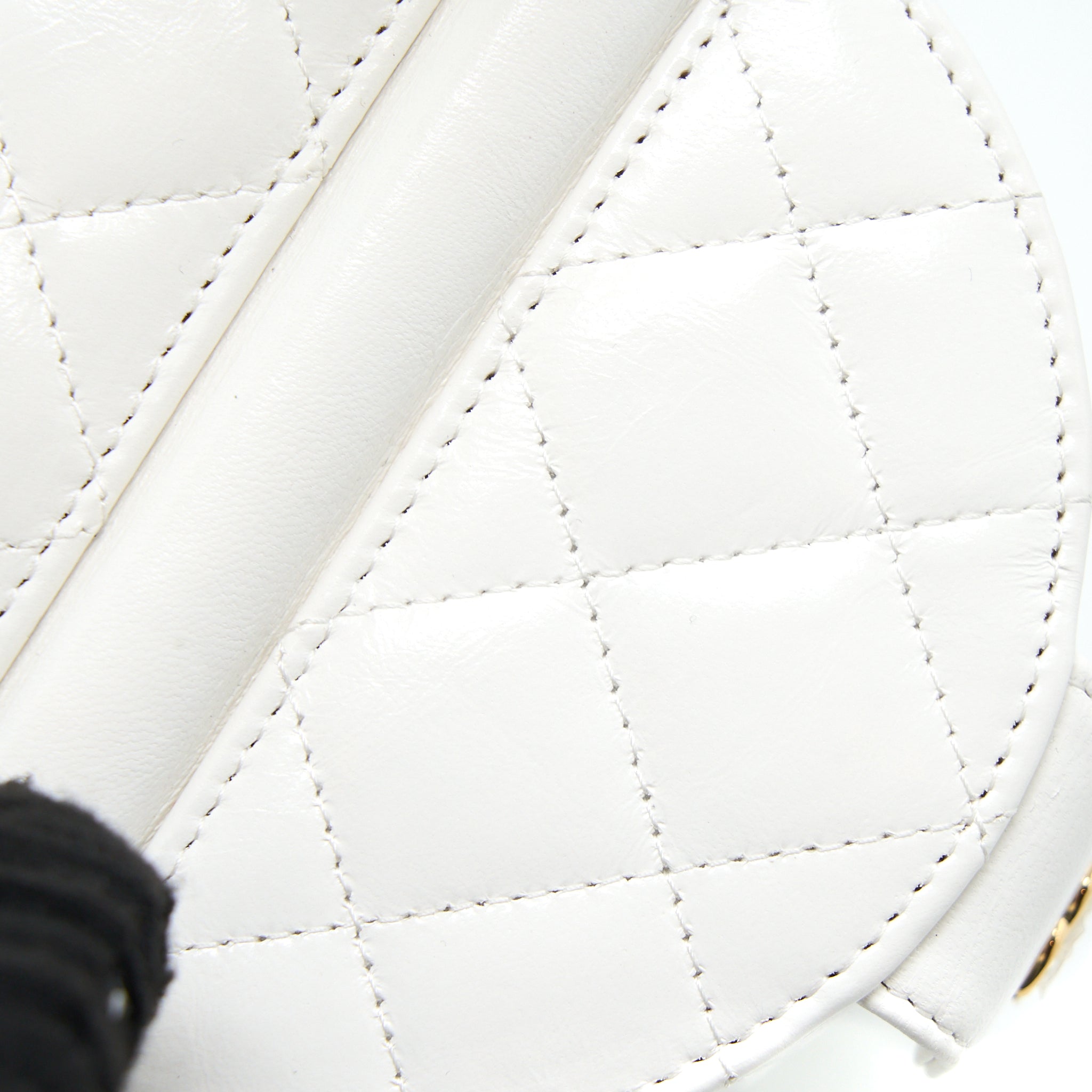 CHANEL TOP HANDLE ROUND VANITY WITH CHAIN LAMBSKIN WHITE GHW (MICROCHIP)