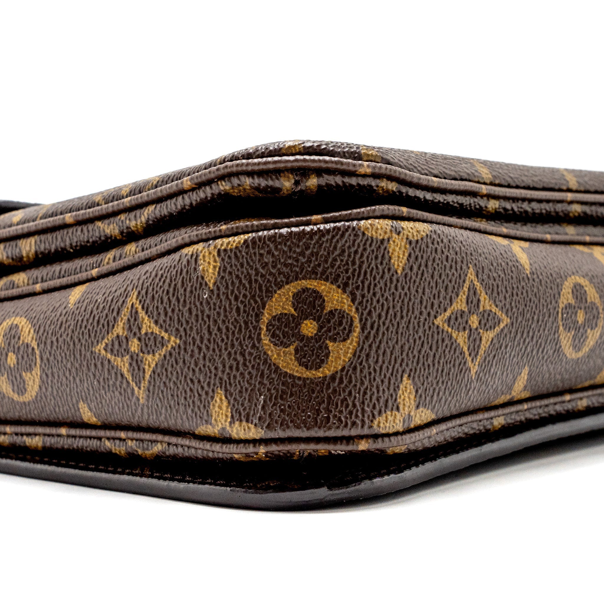 LOUIS VUITTON  POCHETTE MÉTIS MONOGRAM  CANVAS GHW