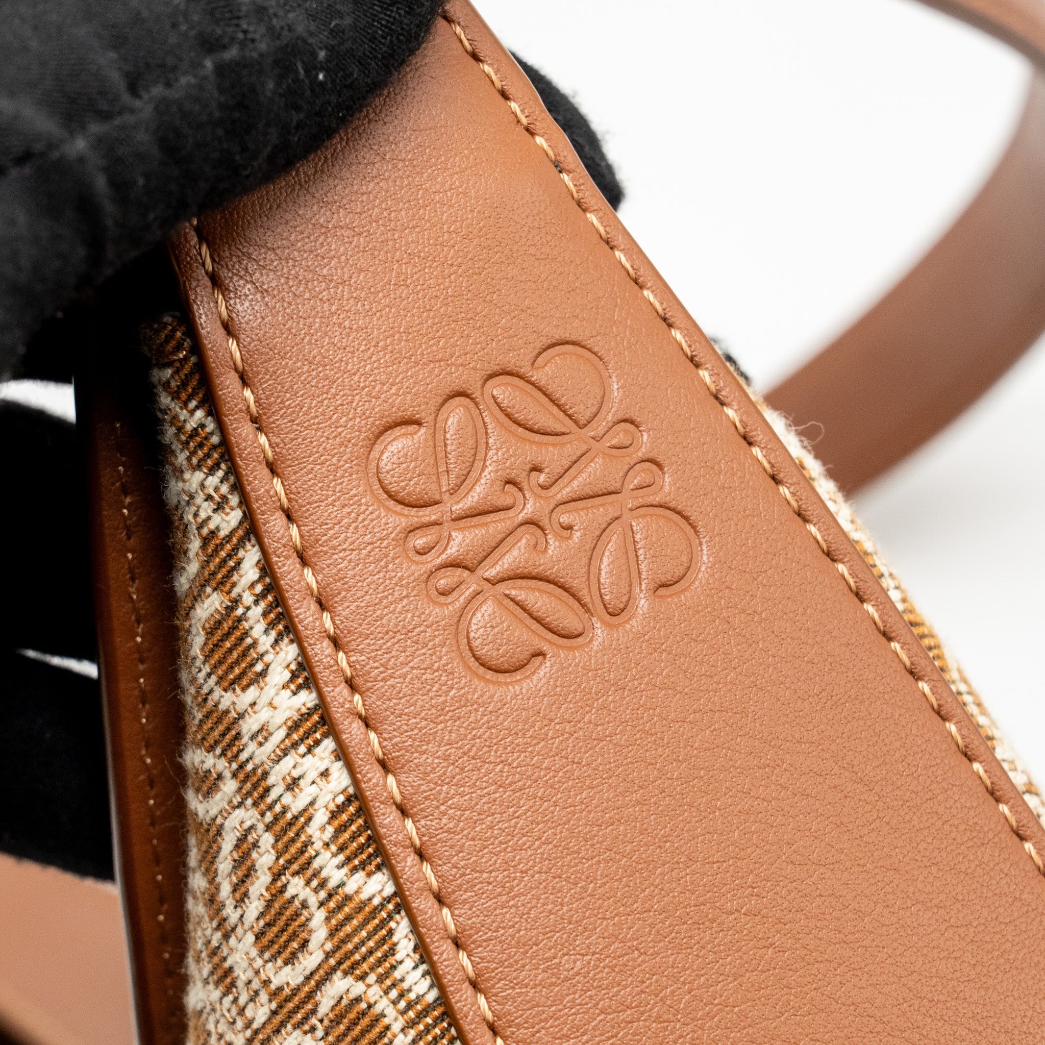 LOEWE MEDIUM LUNA BAG ANAGRAM JACQUARD CANVAS/CALFSKIN TAN/PECAN GHW