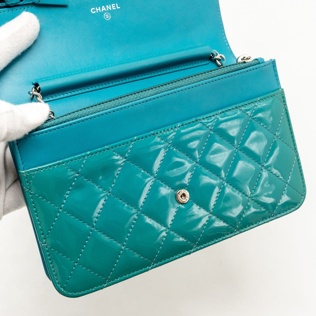 CHANEL BOY WALLET ON CHAIN PATENT GREEN SHW