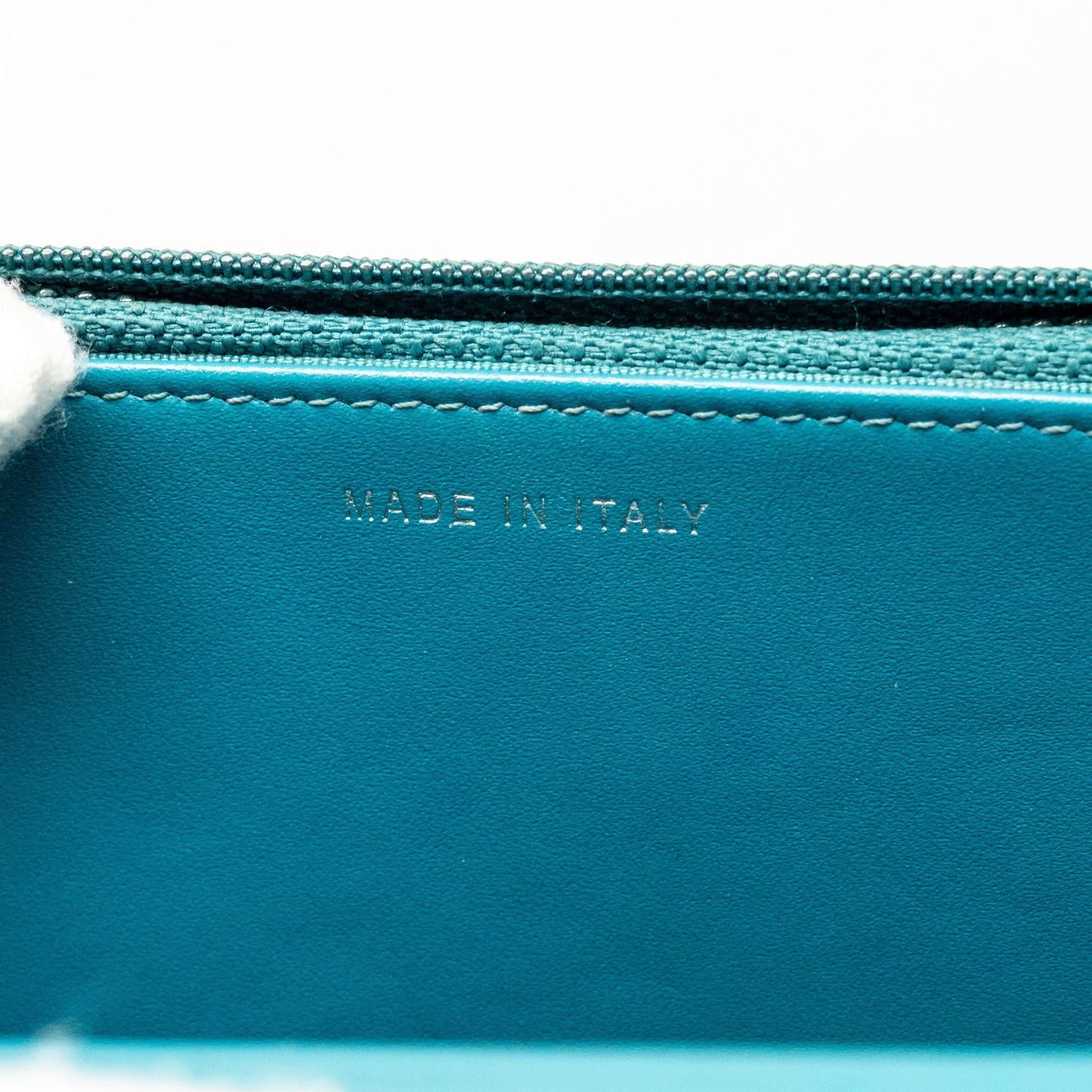 CHANEL BOY WALLET ON CHAIN PATENT GREEN SHW