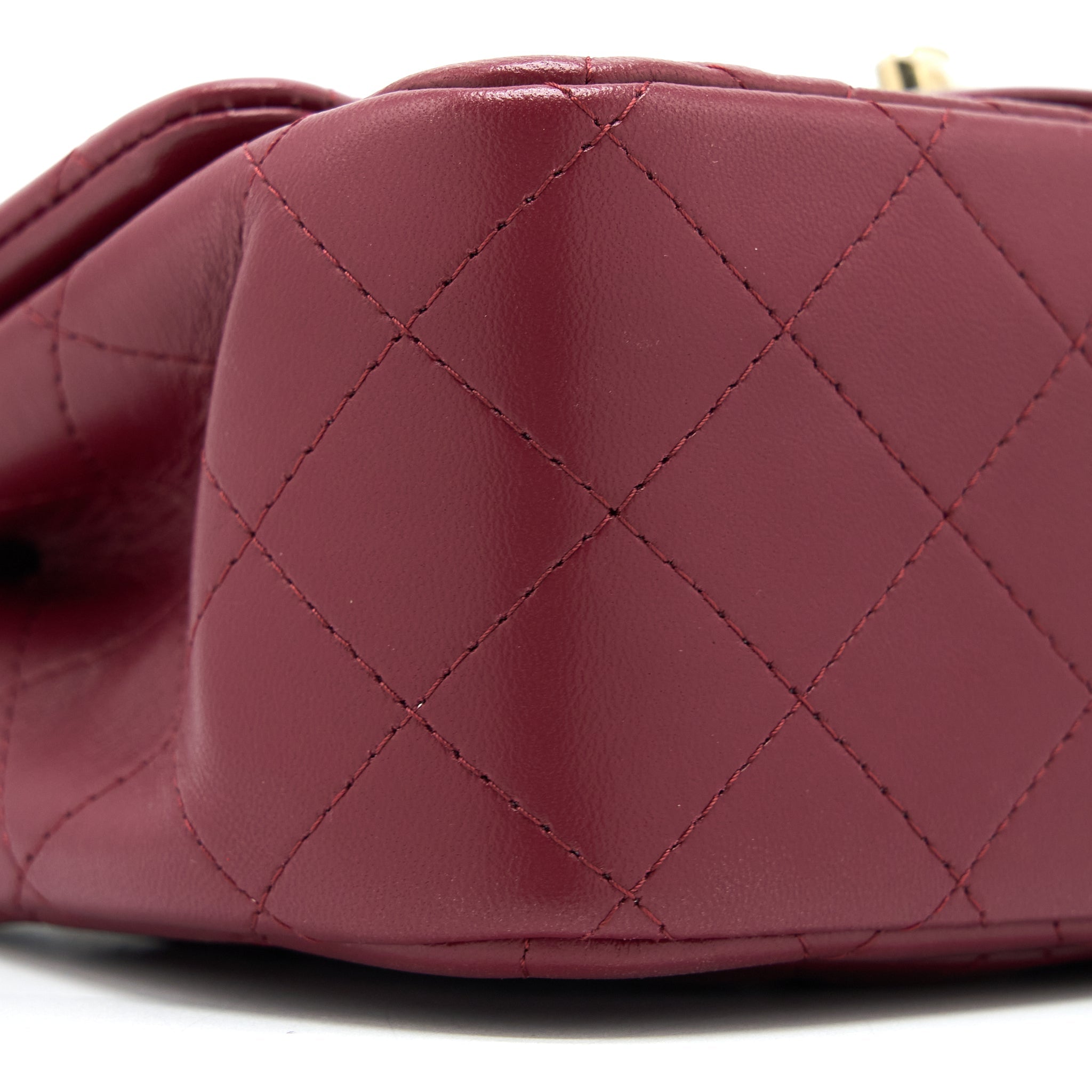 CHANEL 22A MINI SQUARE FLAP BAG LAMBSKIN BURGUNDY LGHW (MICROCHIP)