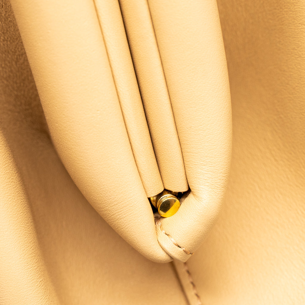 BOTTEGA VENETA POINT TOP HANDLE BAG SMOOTH NAPPA ALMOND