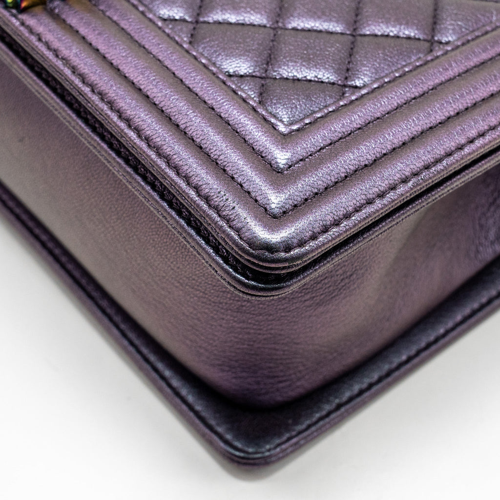 CHANEL MEDIUM BOY BAG GOATSKIN IRIDESCENT PURPLE MULTICOLOUR HARDWARE