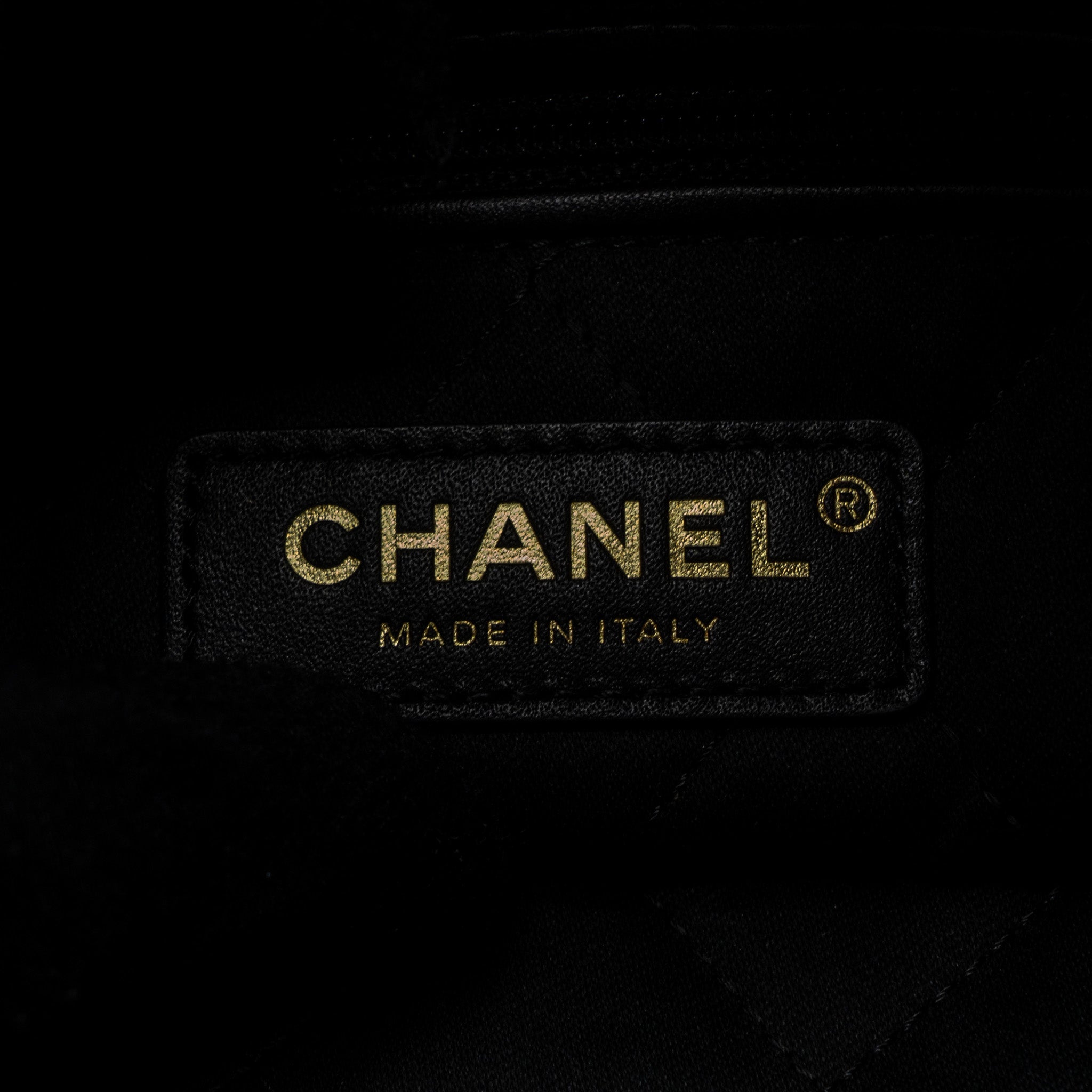 CHANEL 22 BACKPACK SHINY CALFSKIN BLACK GHW(MICROCHIP)