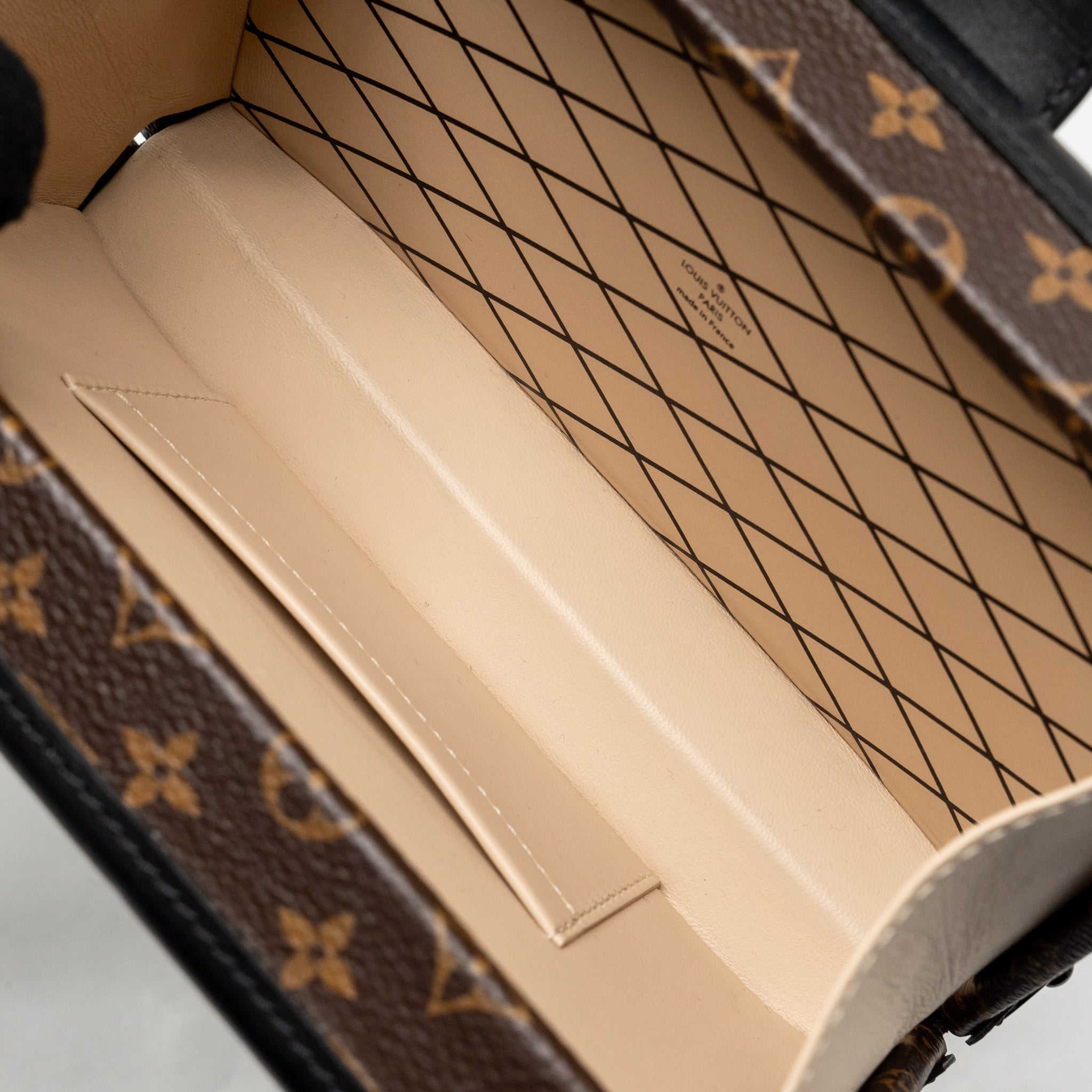 LOUIS VUITTON PETIT MALLE MONOGRAM CANVAS GHW