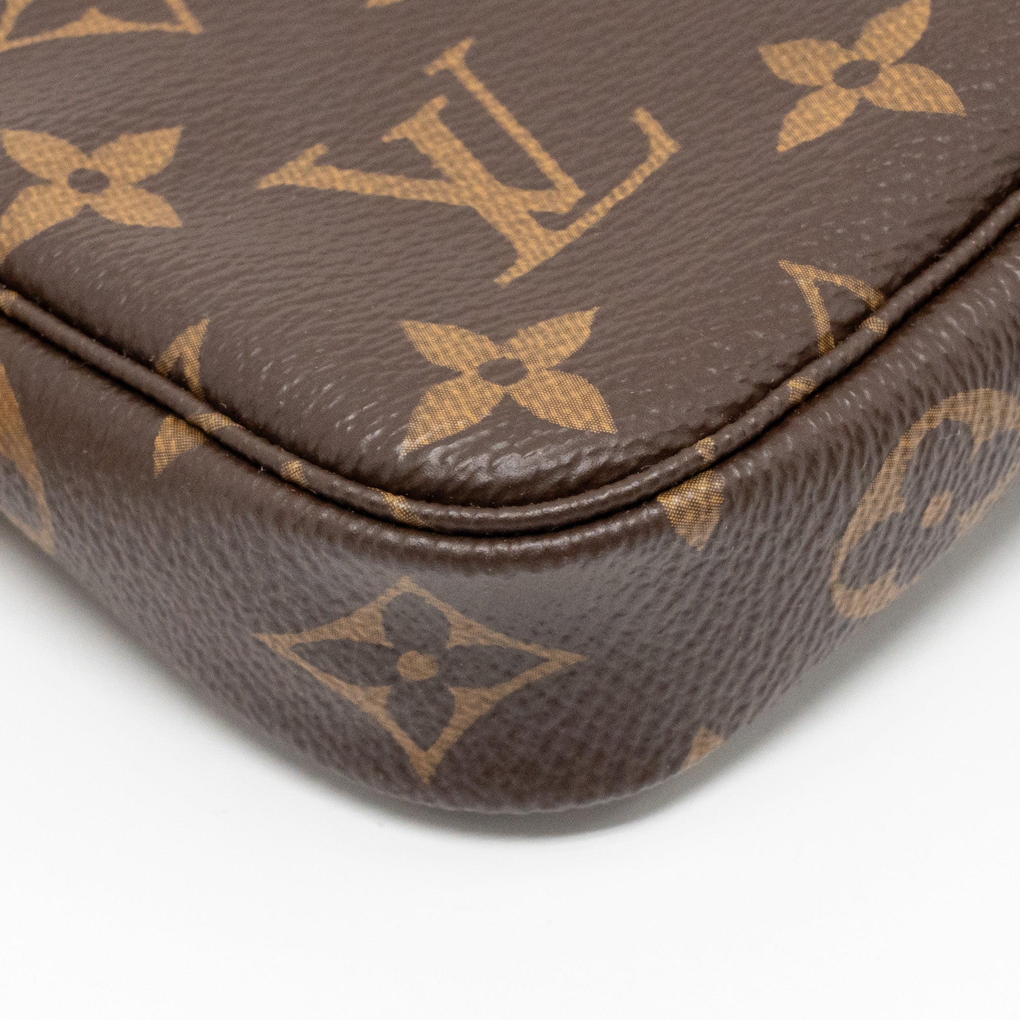 LOUIS VUITTON MINI POCHETTE ACCESSOIRES MONOGRAM CANVAS GHW