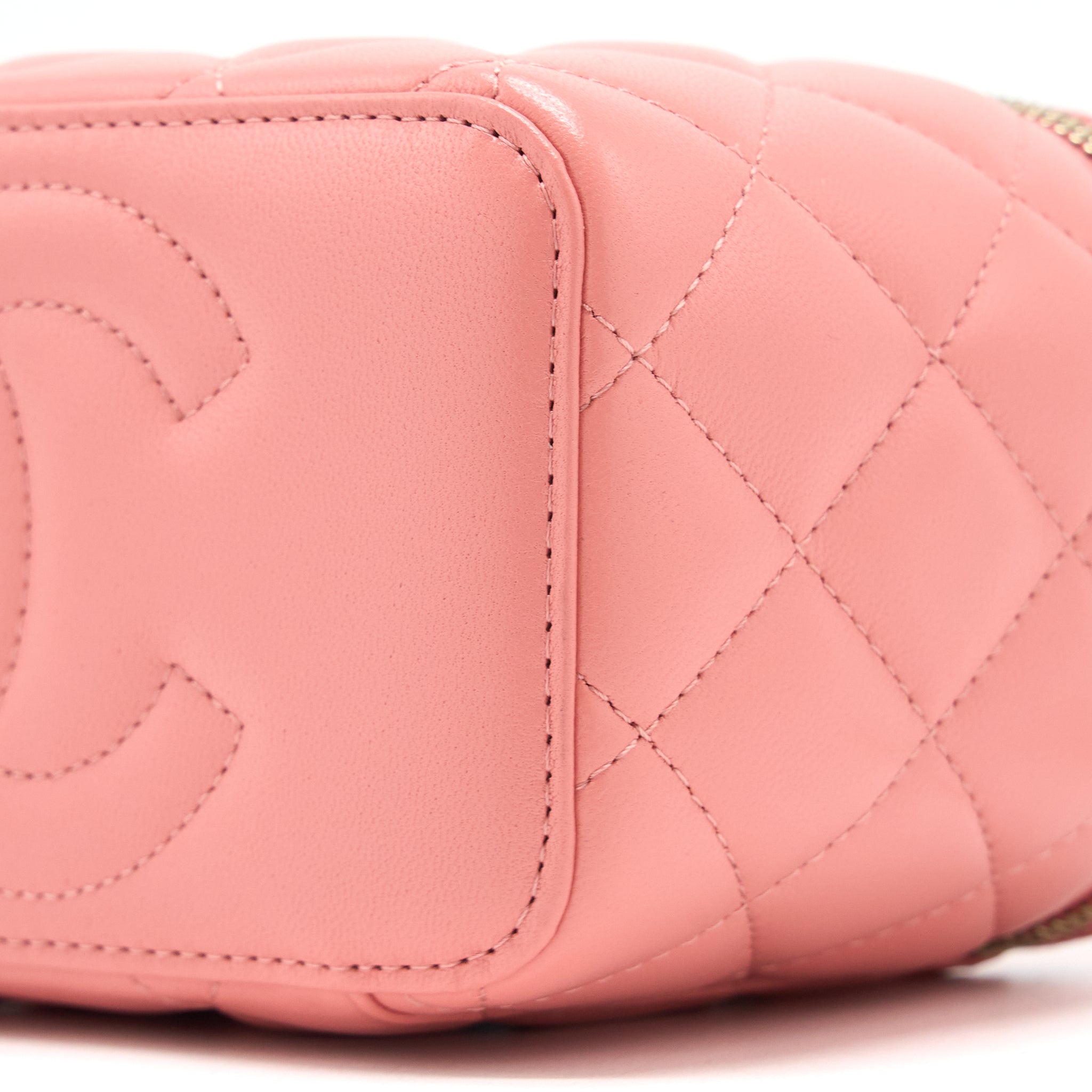 CHANEL 22A TOP HANDLE LONG VANITY CASE LAMBSKIN PINK LGHW (MICROCHIP)
