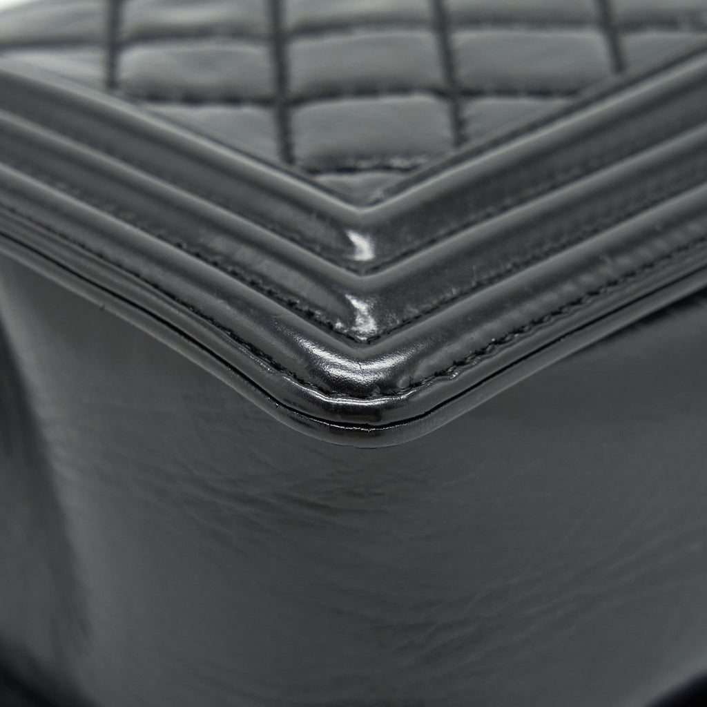 CHANEL MEDIUM BOY BAG CALFSKIN BLACK GHW