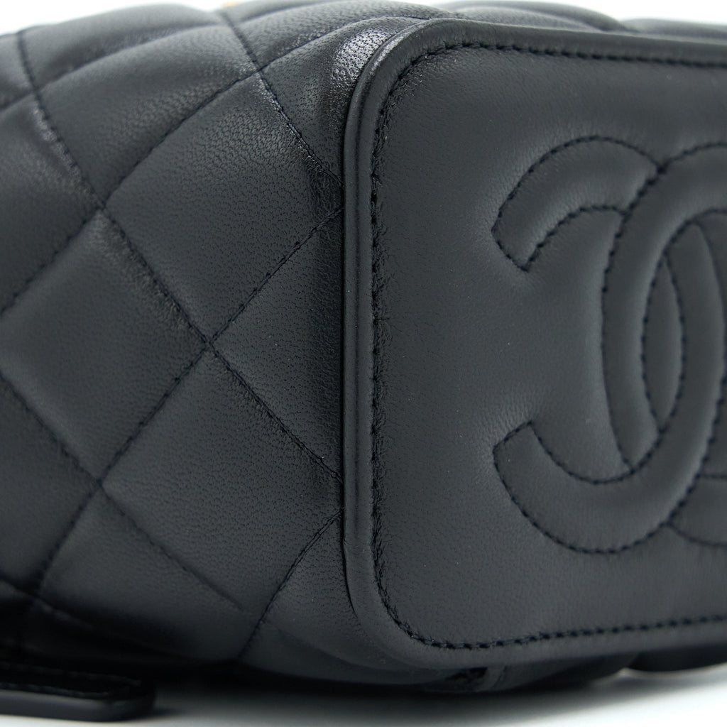 CHANEL 22B DETAILED TOP HANDLE MINI VANITY WITH CHAIN LAMBSKIN BLACK BRUSHED GHW