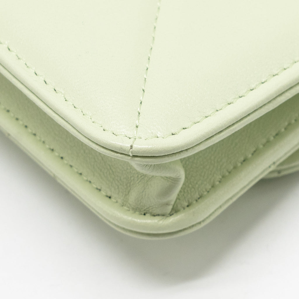 CHANEL 19 MINI CLUTCH WITH CHAIN LAMBSKIN LIGHT GREEN MULTICOLOUR HARDWARE