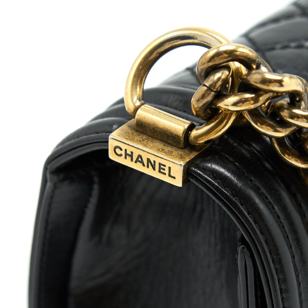 CHANEL MEDIUM BOY BAG CALFSKIN BLACK GHW