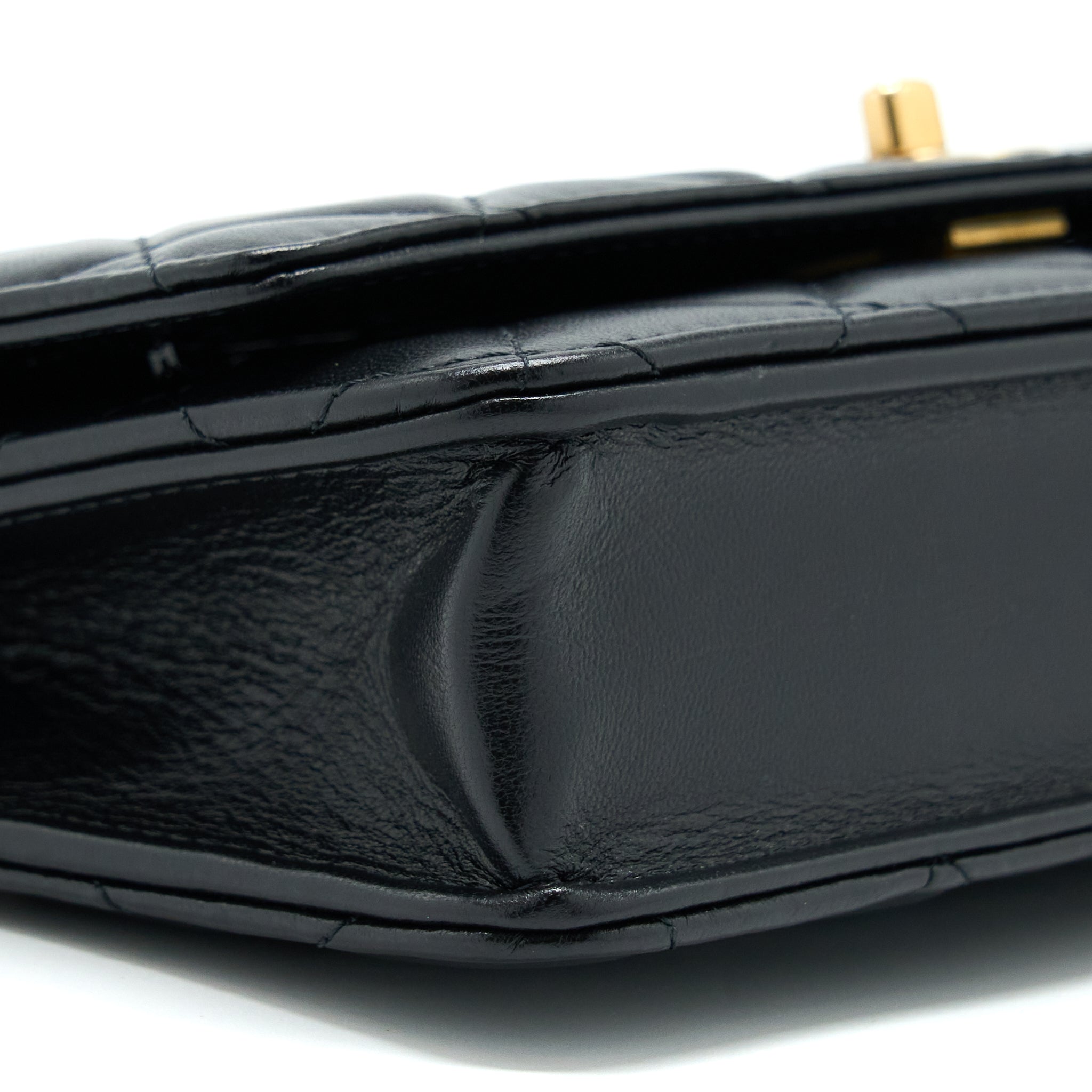 CHANEL 21S WALLET ON CHAIN WITH PEARL/CC LOGO ROUND HANDLE LAMBSKIN BLACK BRUSHED GHW