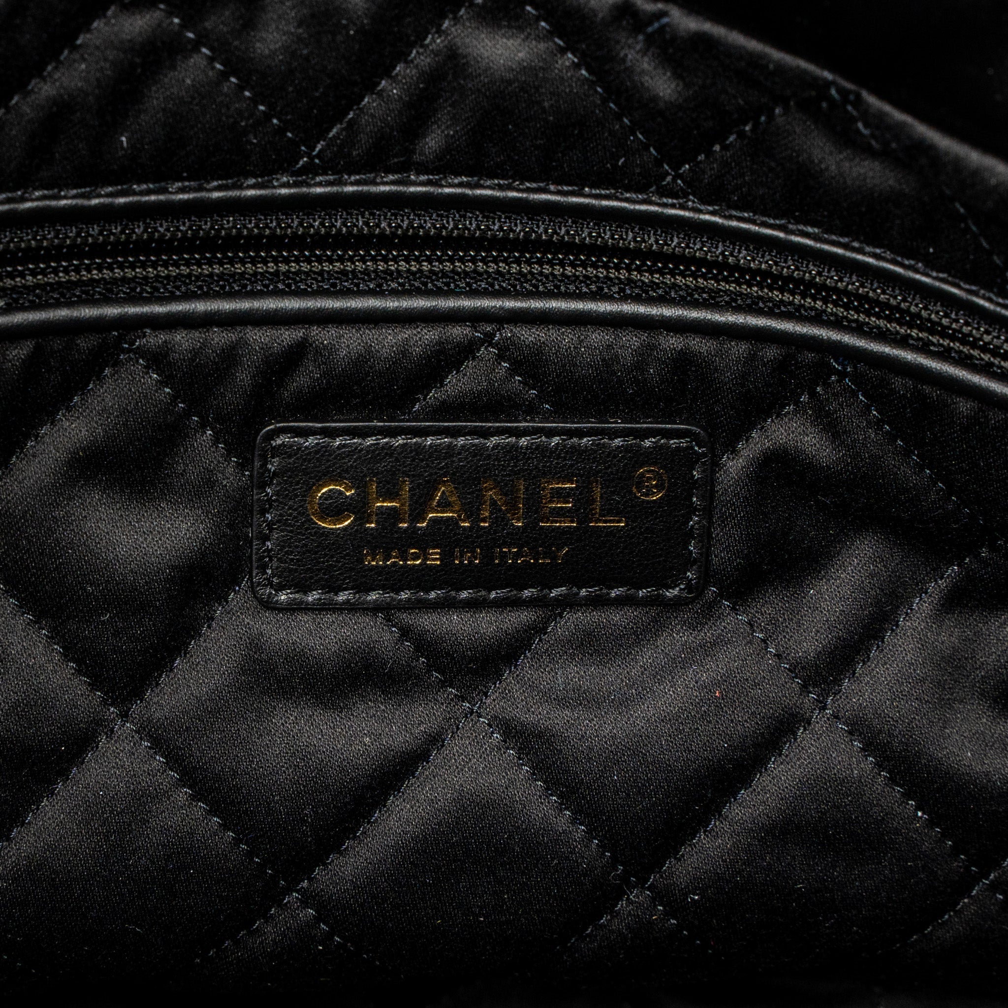 CHANEL SMALL 22 BAG SHINY CALFSKIN BLACK GHW (MICROCHIP)