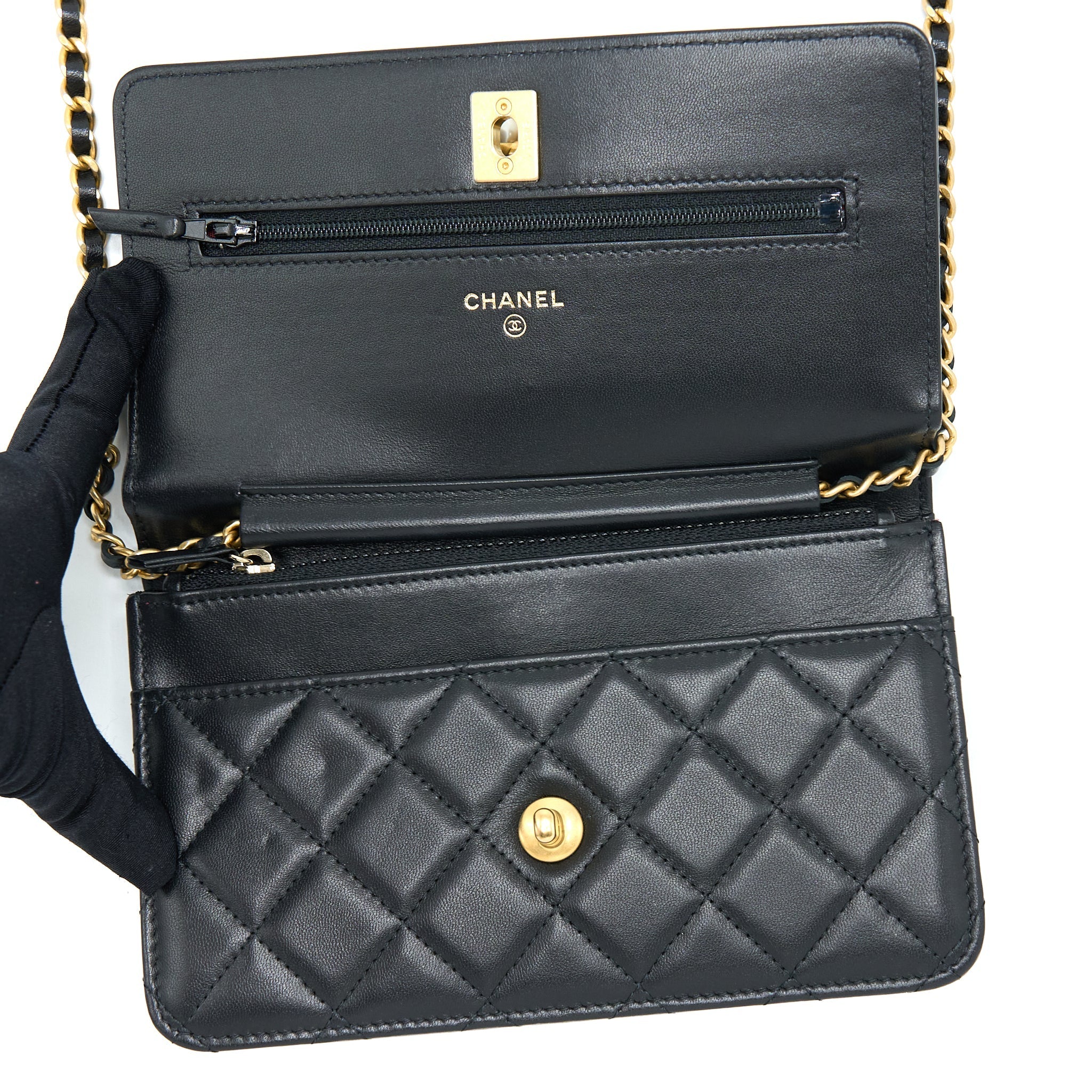 CHANEL 21S WALLET ON CHAIN WITH PEARL/CC LOGO ROUND HANDLE LAMBSKIN BLACK BRUSHED GHW