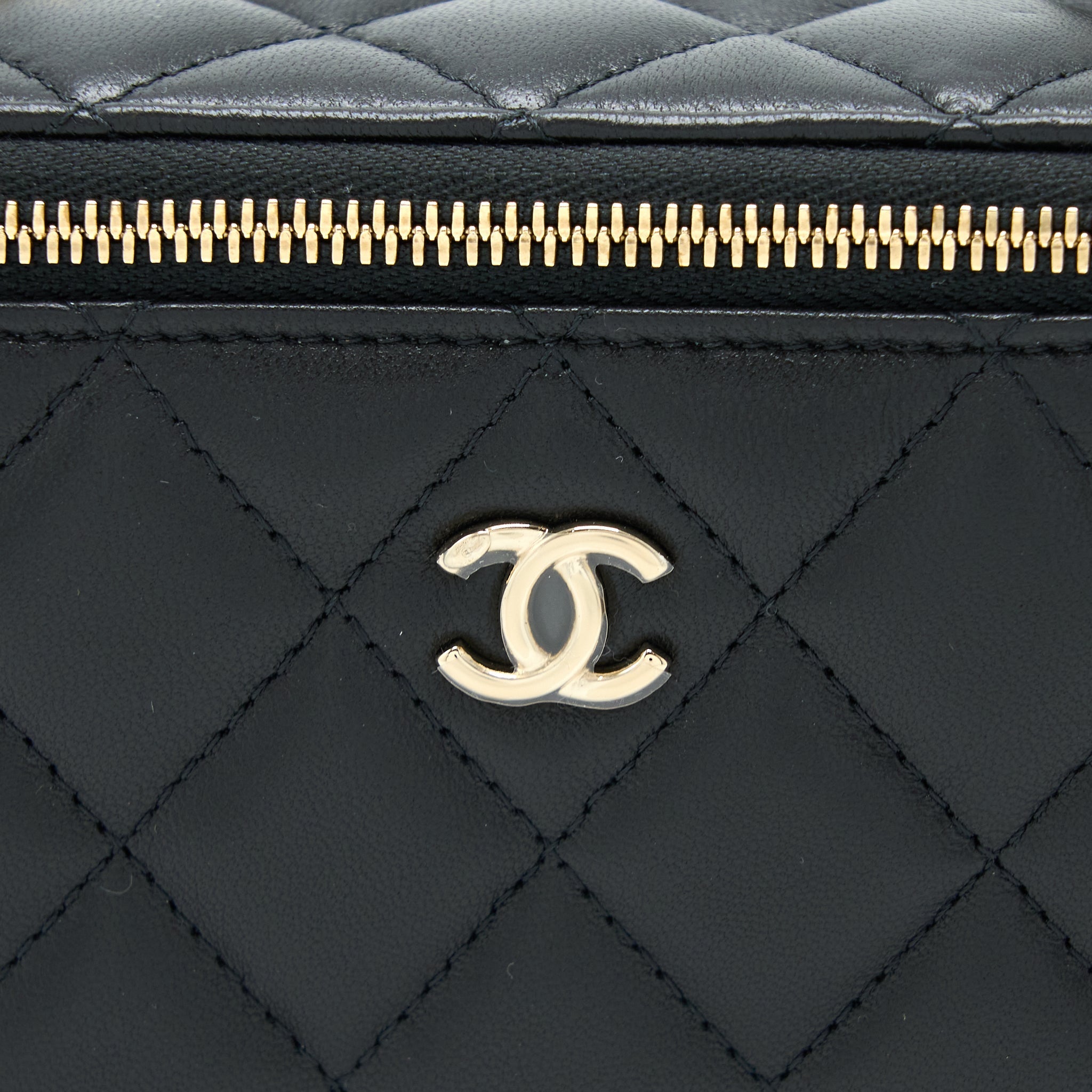 CHANEL 23C PEARL CRUSH LONG VANITY LAMBSKIN BLACK LGHW (MICROCHIP)