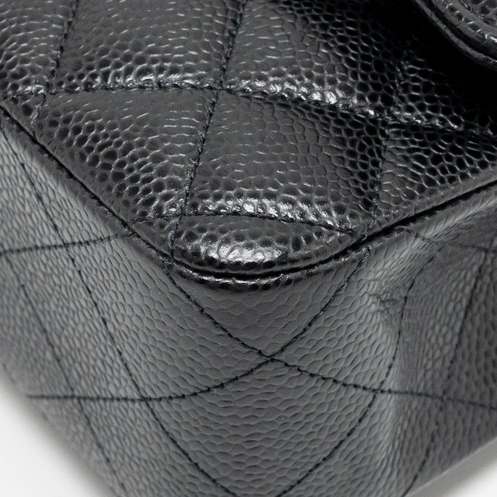 CHANEL MEDIUM CLASSIC DOUBLE FLAP BAG CAVIAR BLACK GHW
