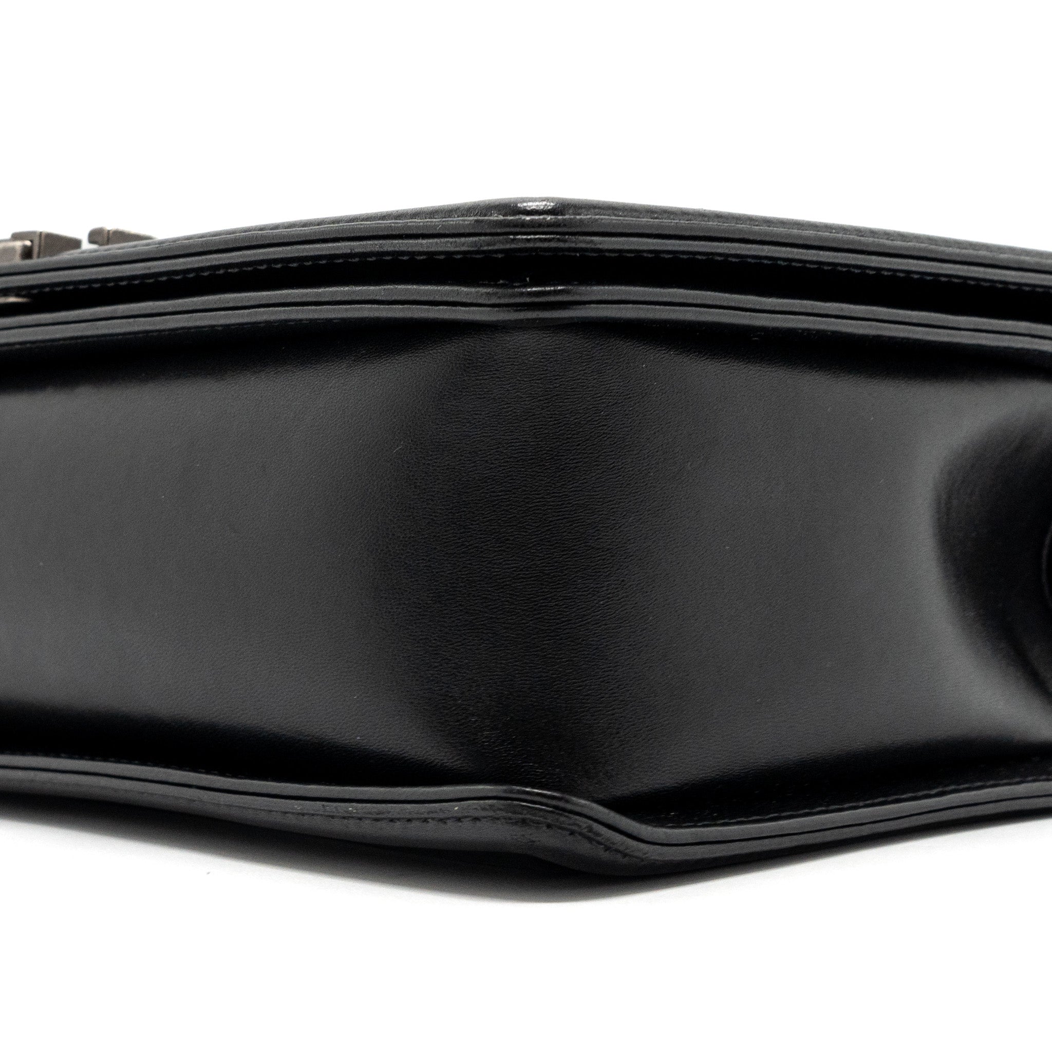 CHANEL NEW MEDIUM BOY BAG LAMBSKIN BLACK RUTHENIUM HARDWARE