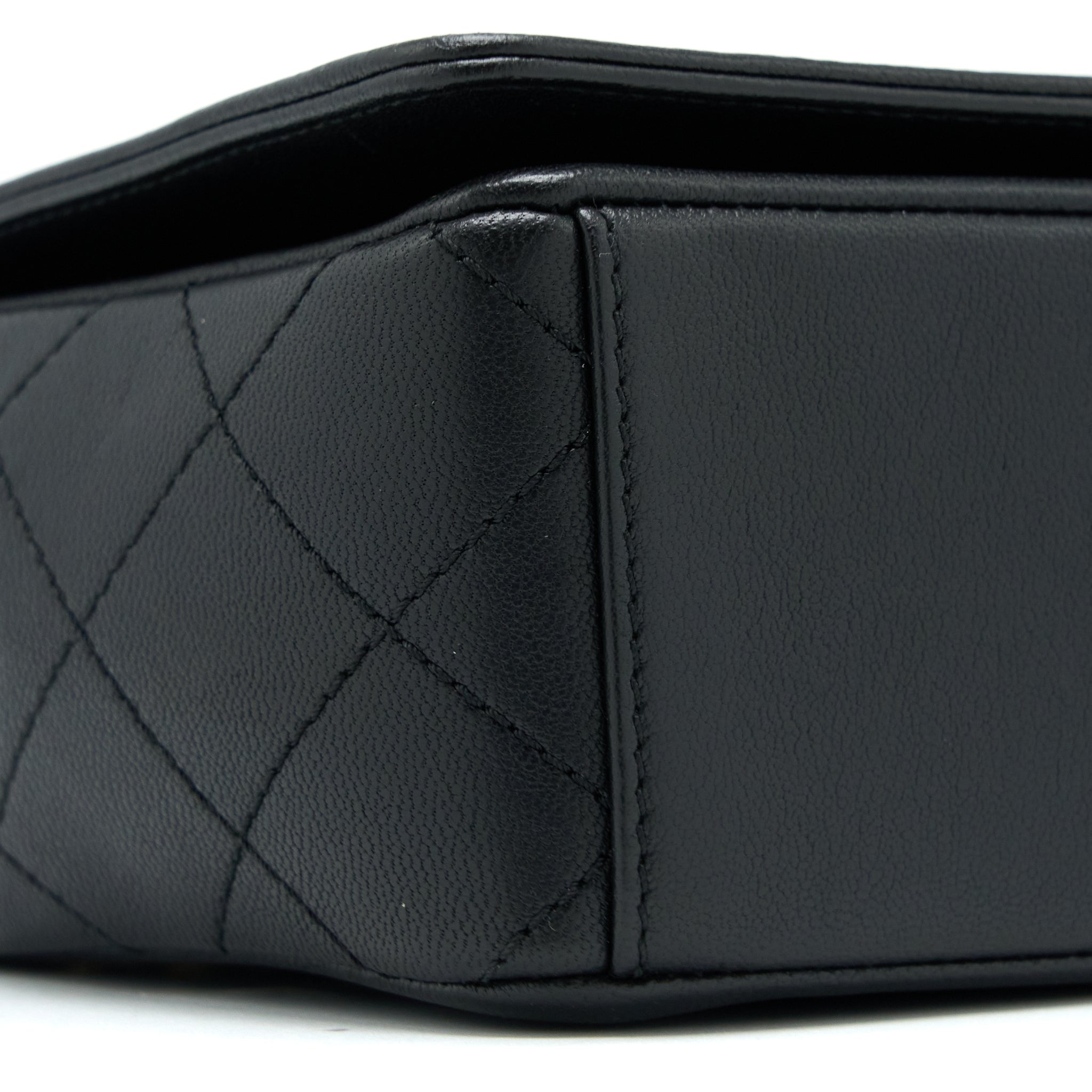 CHANEL SEASONAL QUILTED FLAP BAG CALFKSKIN BLACK MULTICOLOUR HARDWARE