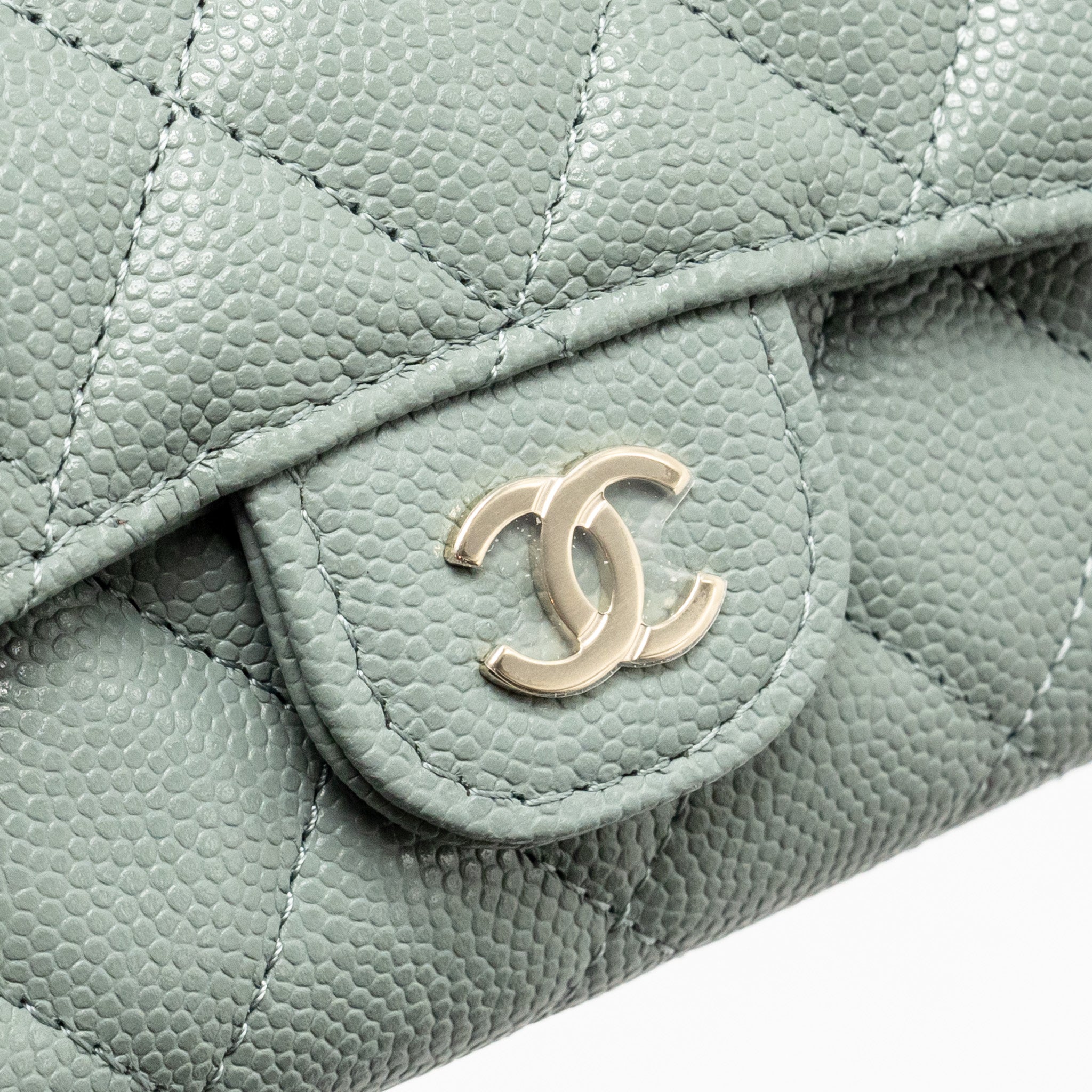 CHANEL CLASSIC FLAP CARD HOLDER CAVIAR LIGHT GREEN LGHW(MICROCHIP)