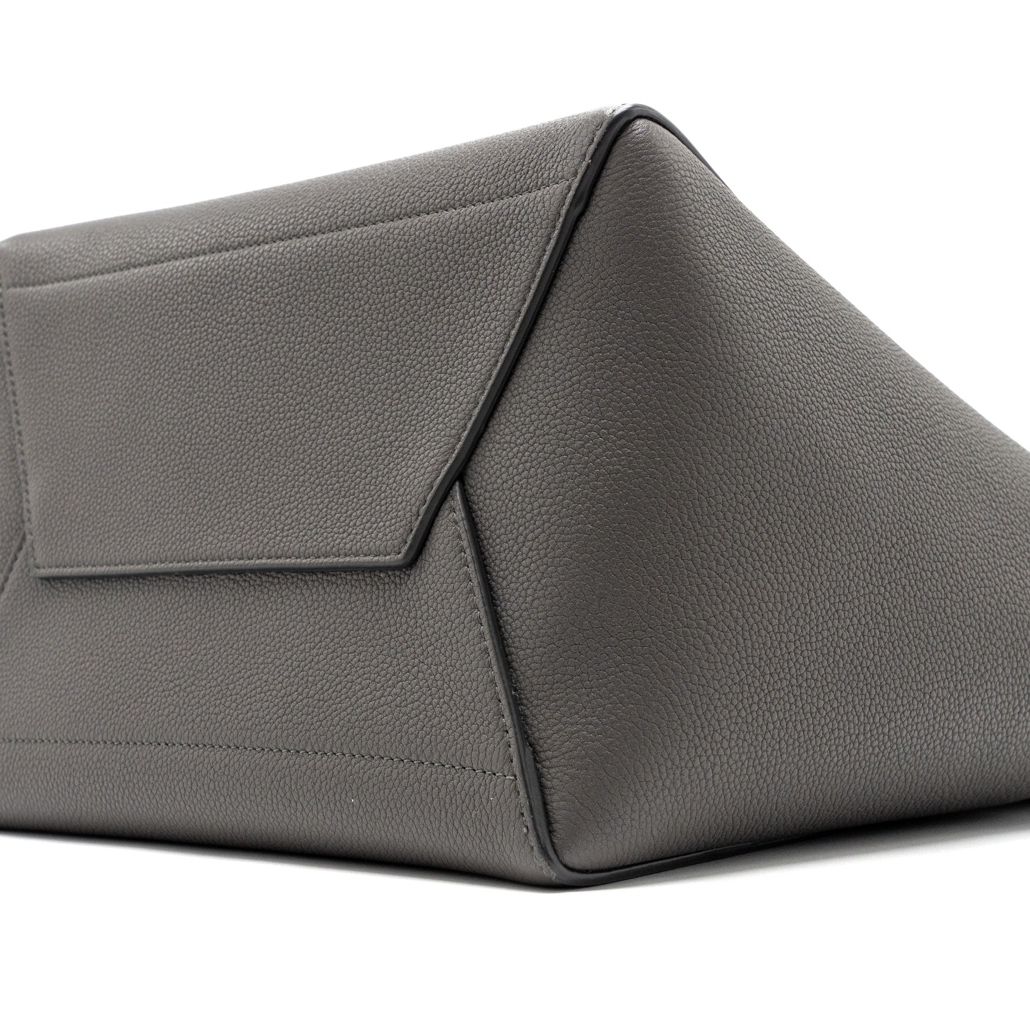 CELINE SANGLE BUCKET GRAINED CALFSKIN GREY GHW