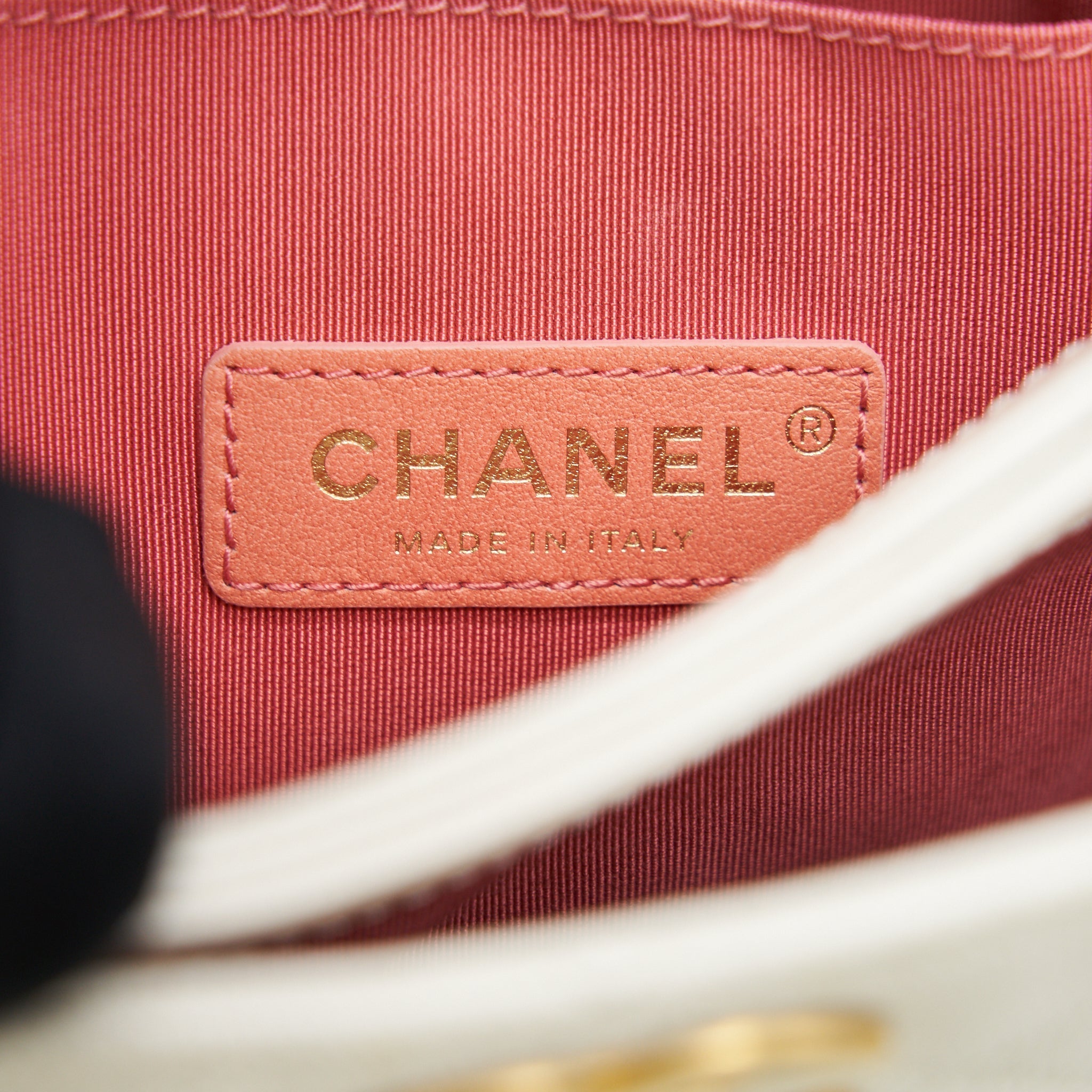 CHANEL BUCKET BAG WITH CHAIN HANDLE CAVIAR WHITE GHW