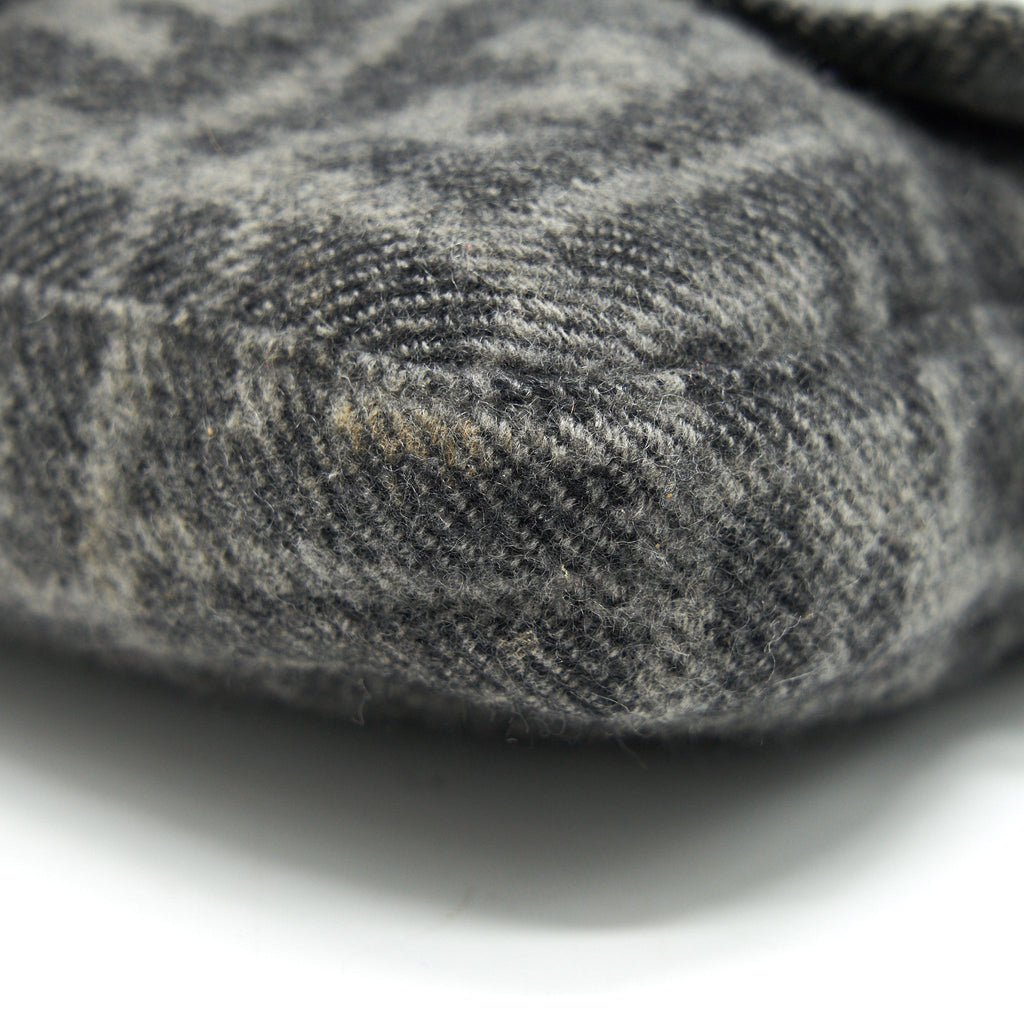 FENDI BAGUETTE IN SOFT TWEED GREY