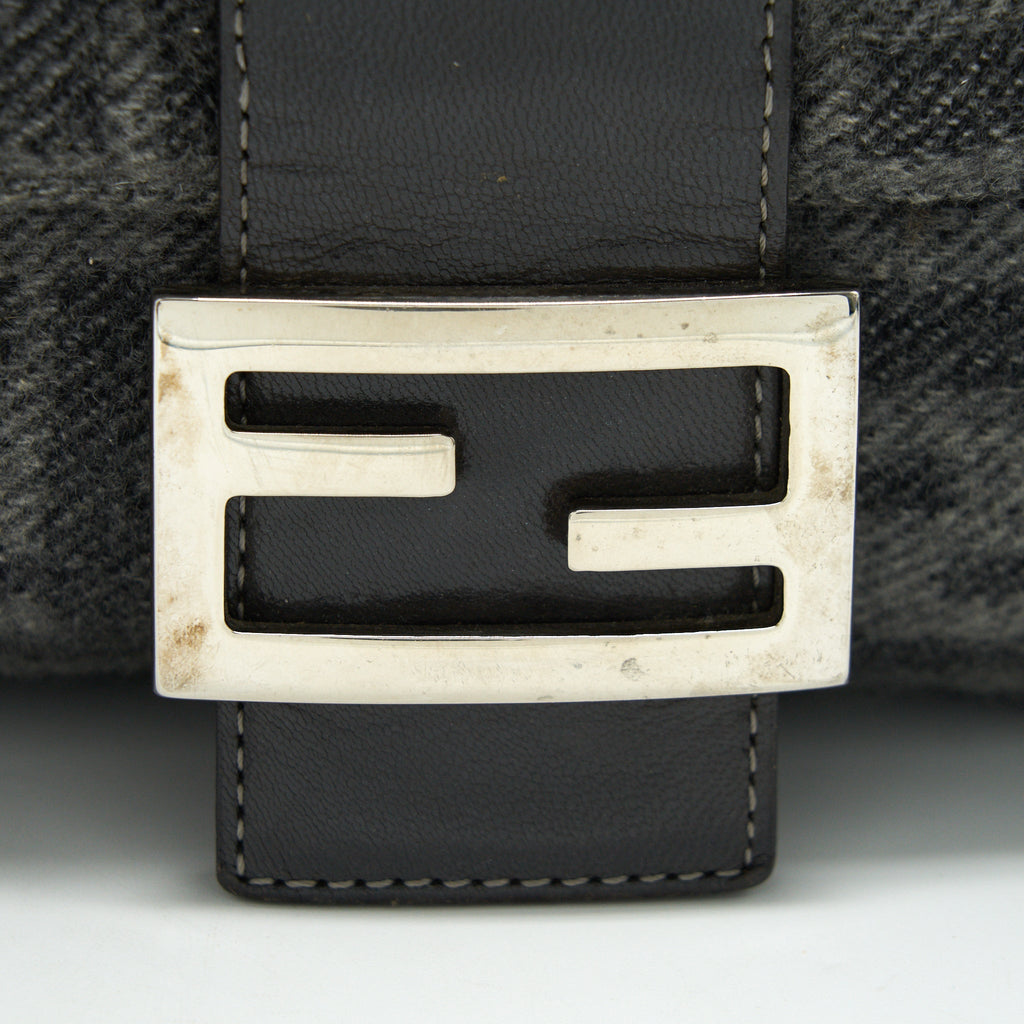 FENDI BAGUETTE IN SOFT TWEED GREY